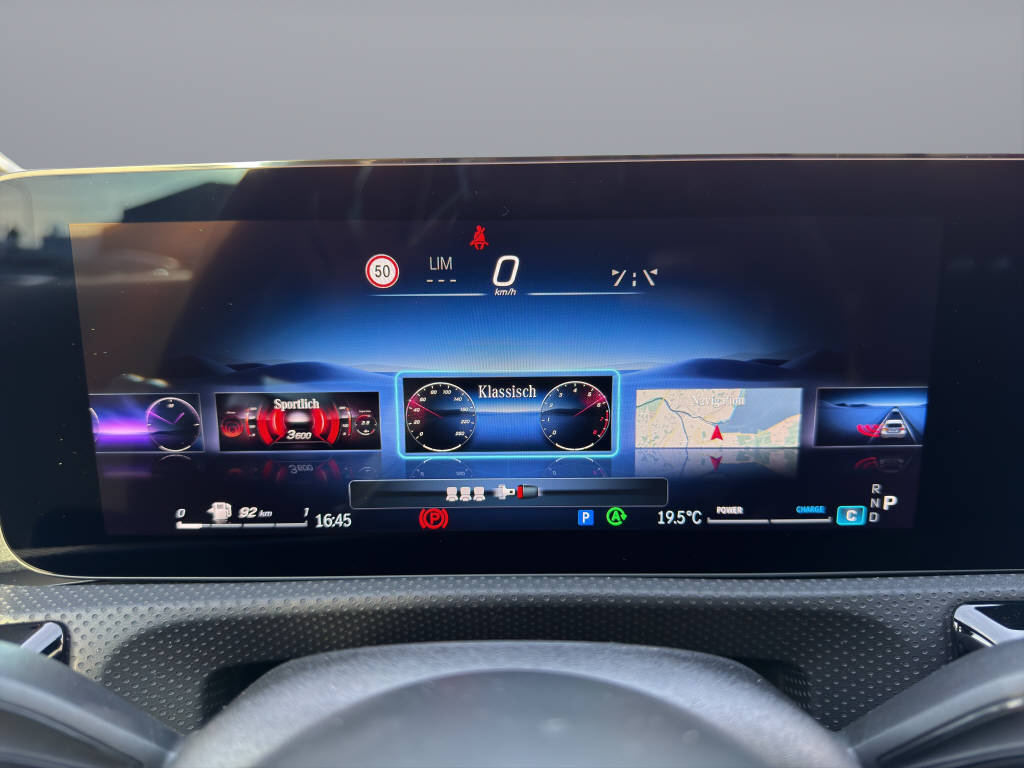 MERCEDES-BENZ A 220 AMG Line 4m - 11