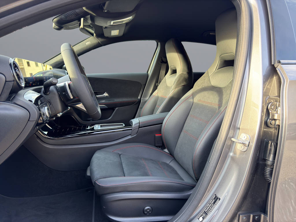 MERCEDES-BENZ A 220 AMG Line 4m - 8