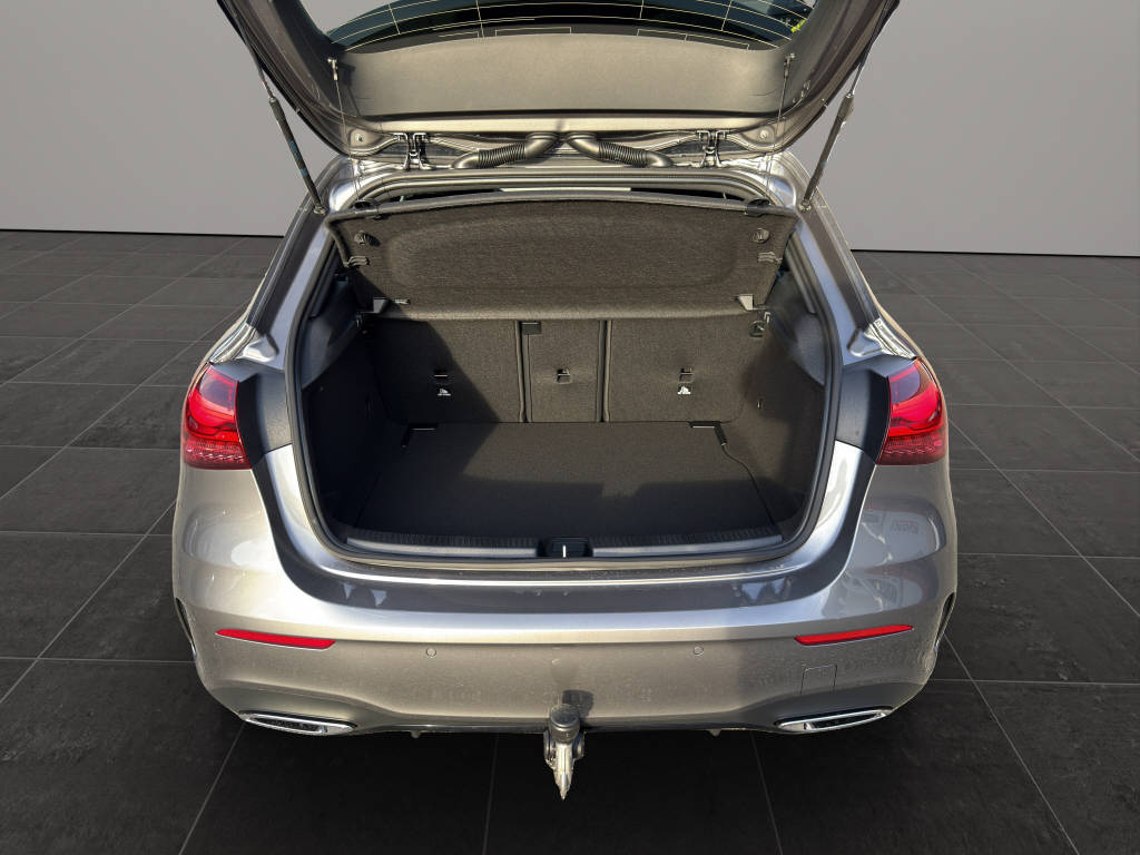 MERCEDES-BENZ A 220 AMG Line 4m - 16