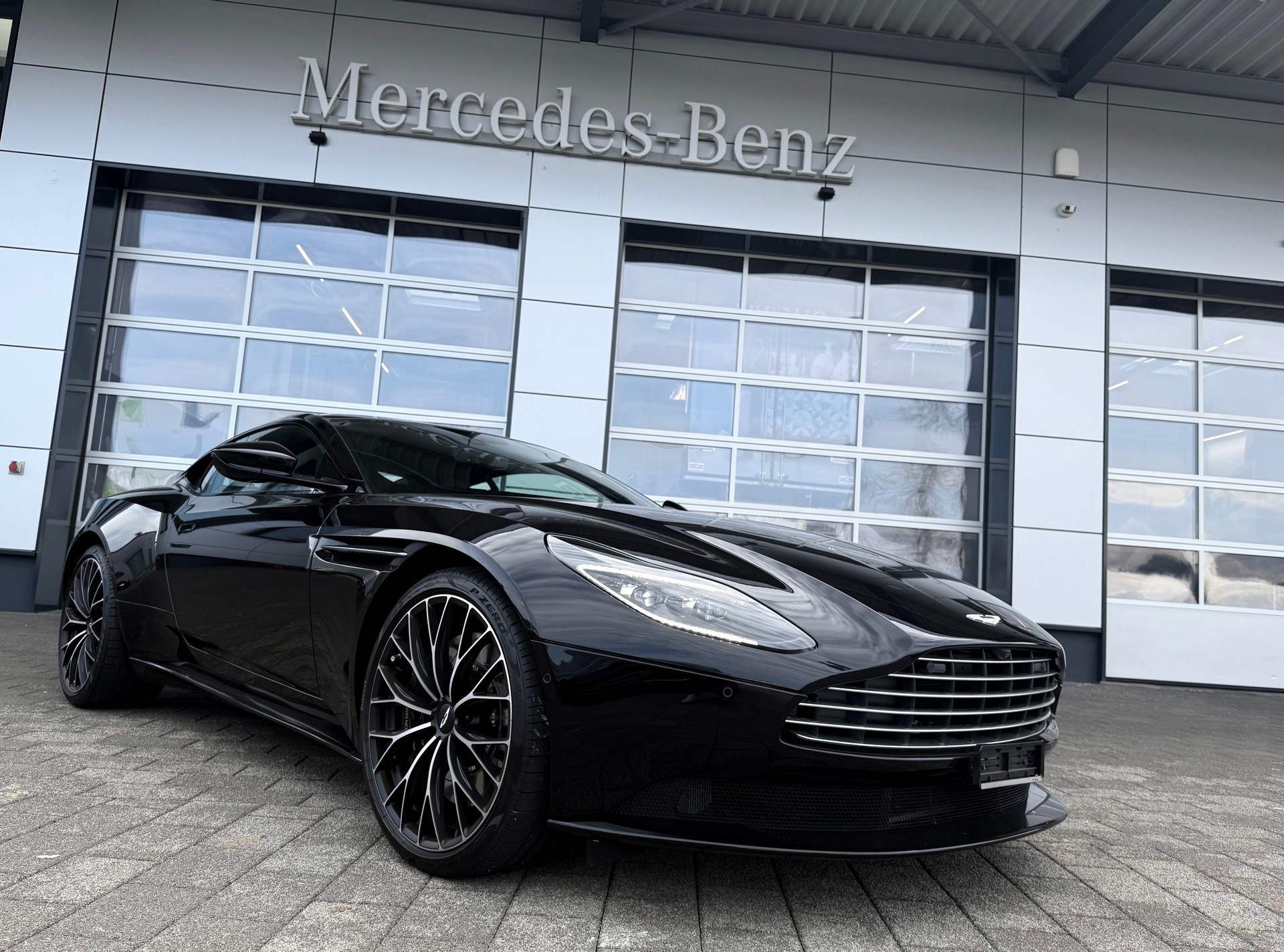 ASTON MARTIN DB11 Coupé 4.0 V8 Bi-Turbo