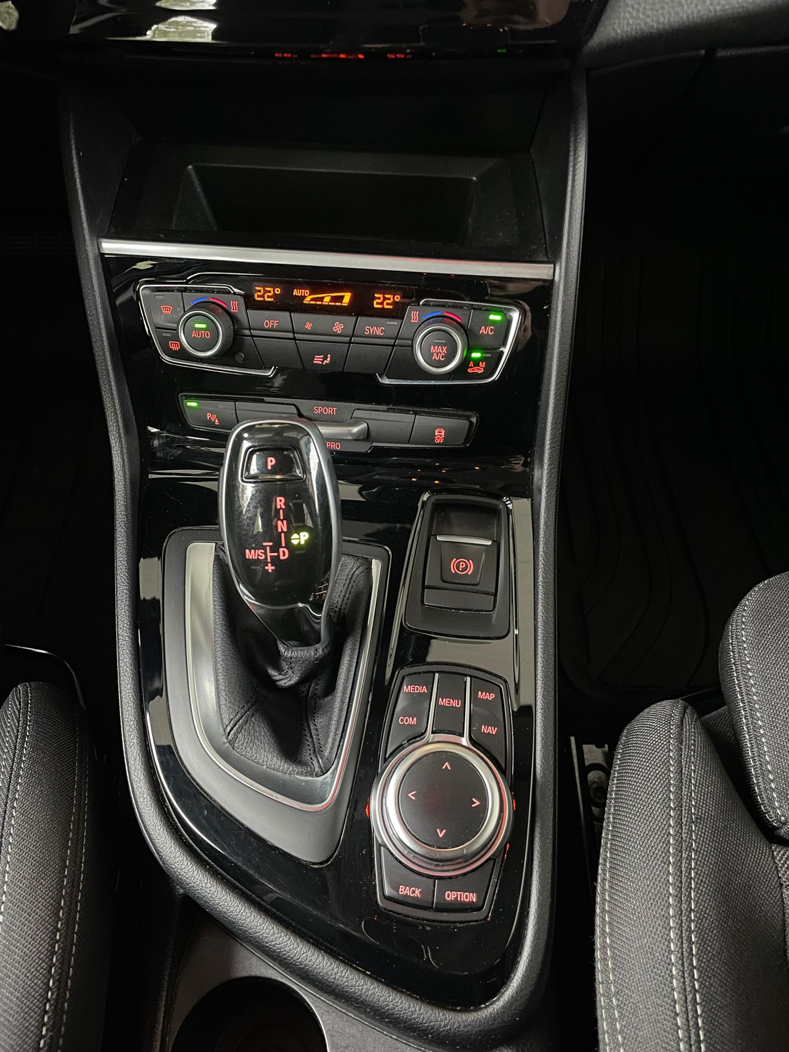 BMW 218d xDrive Gran Tourer-8