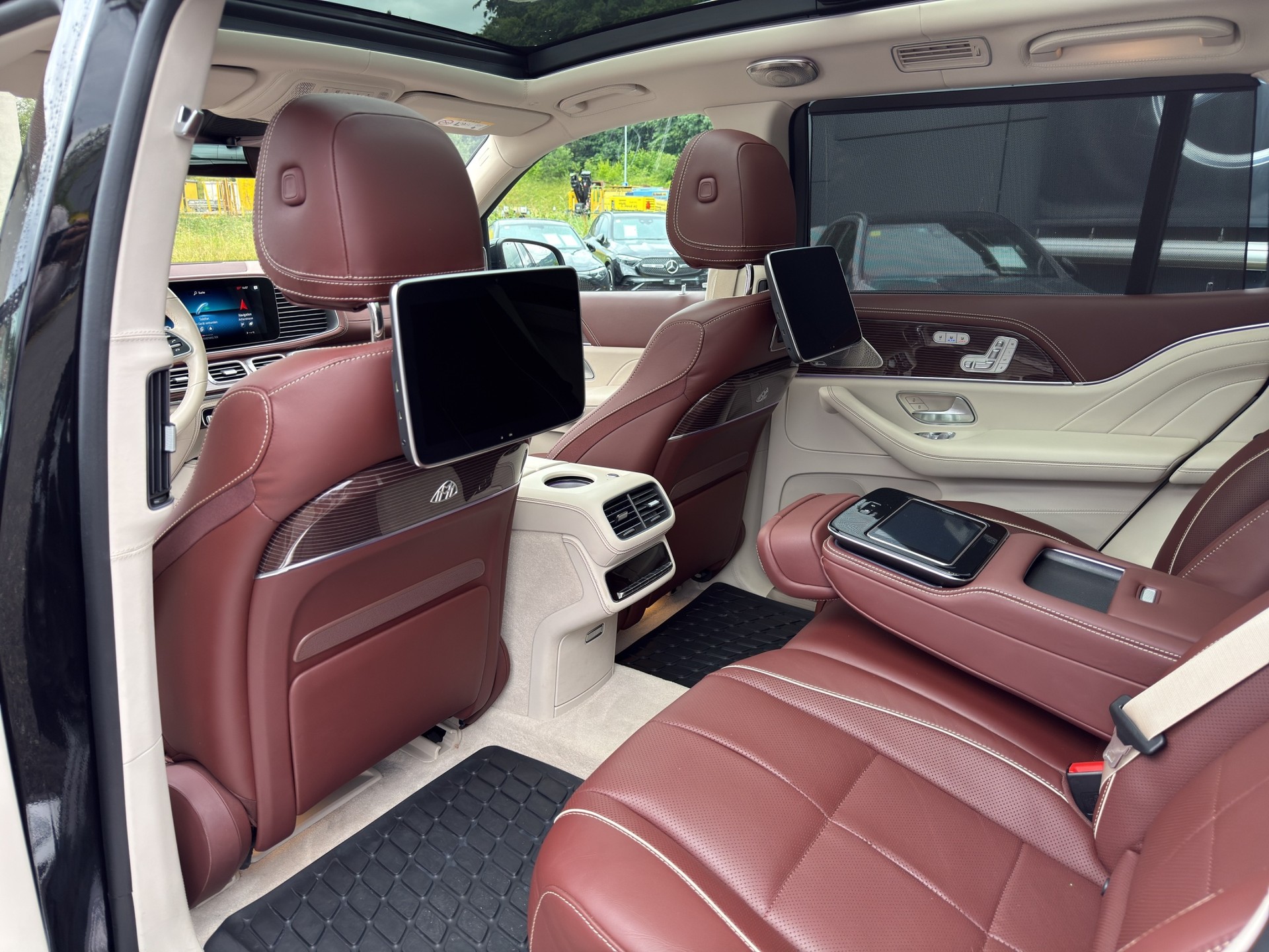 MERCEDES-BENZ GLS 600 4matic+ Maybach - 31