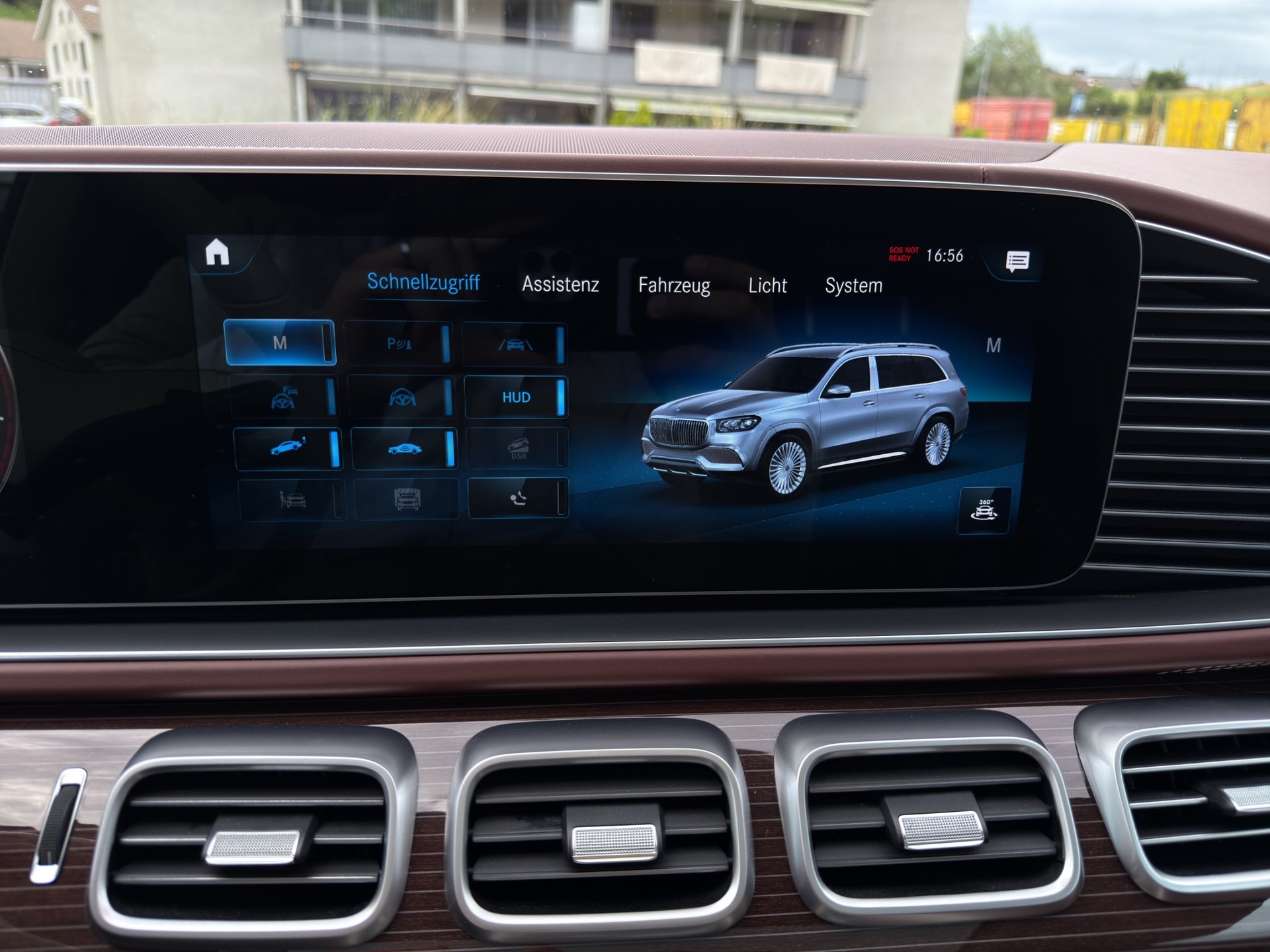 MERCEDES-BENZ GLS 600 4matic+ Maybach - 28