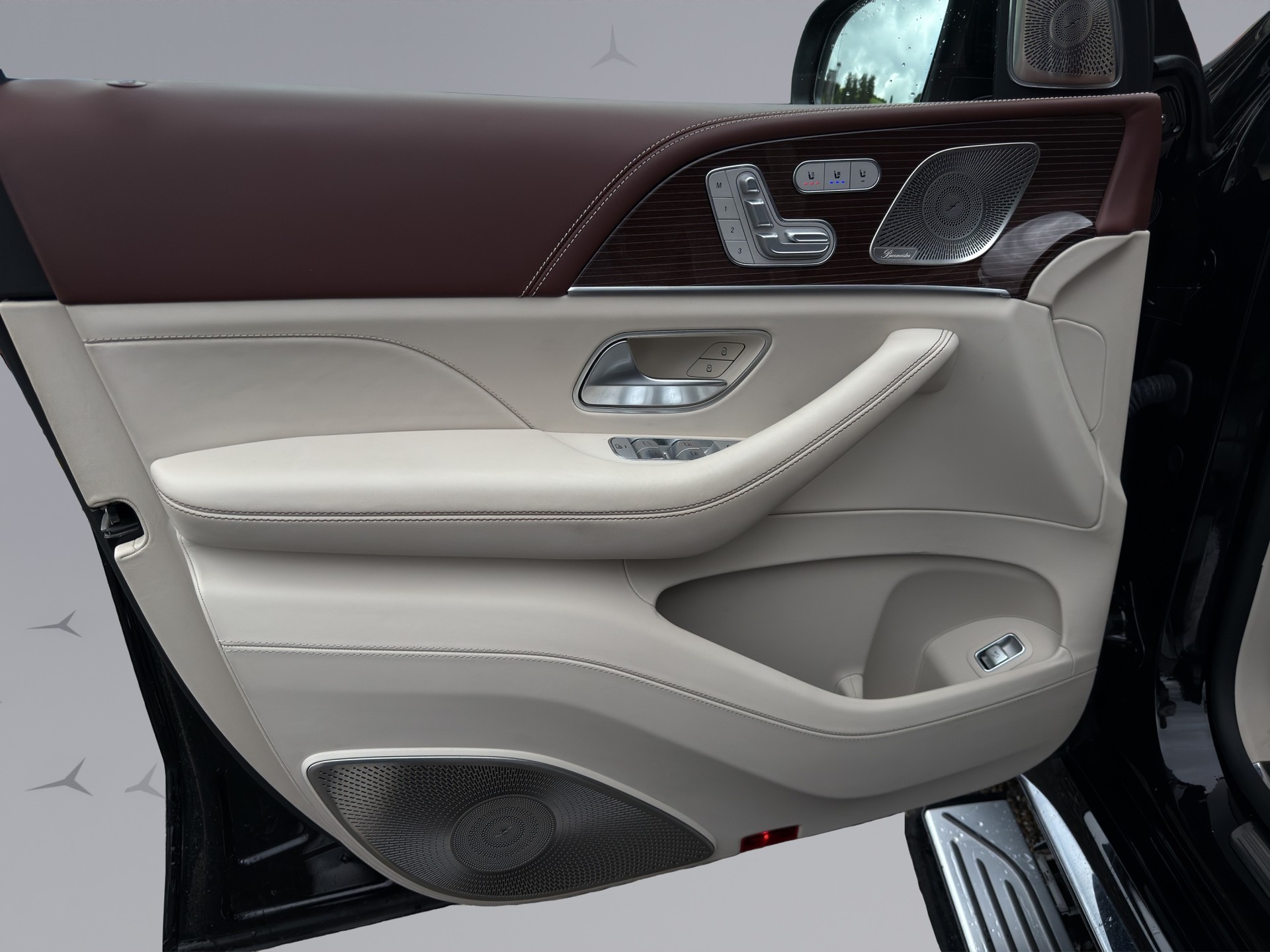 MERCEDES-BENZ GLS 600 4matic+ Maybach - 22