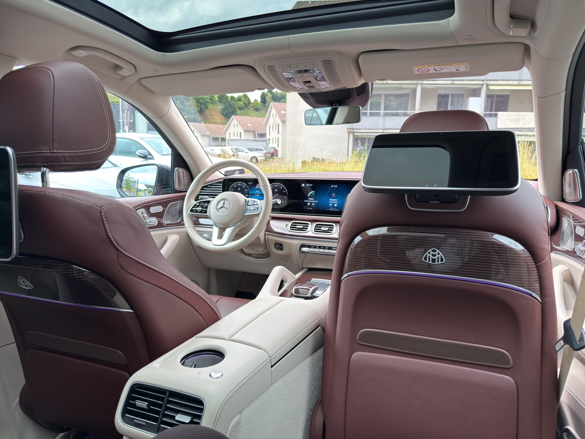 MERCEDES-BENZ GLS 600 4matic+ Maybach - 26