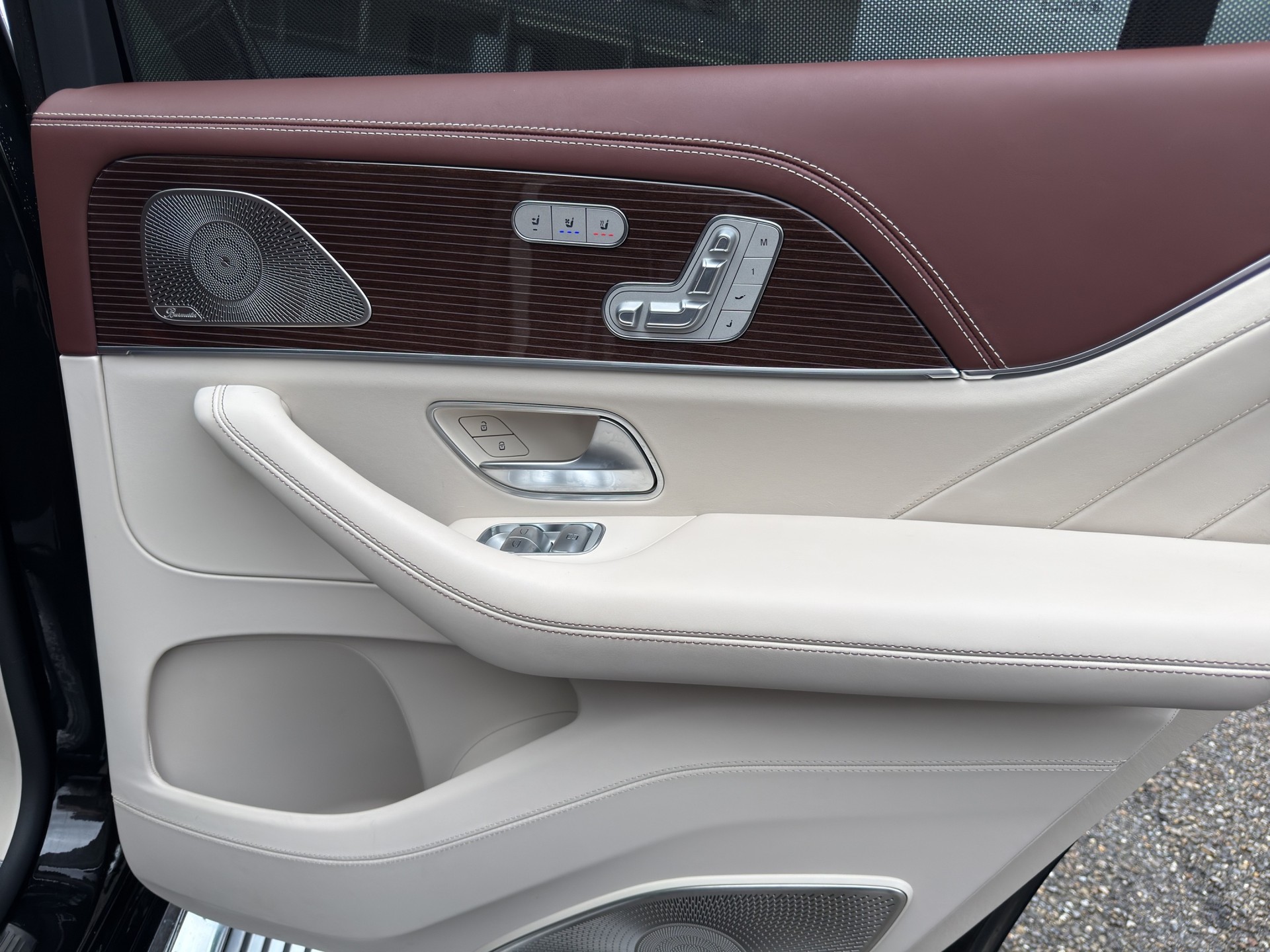 MERCEDES-BENZ GLS 600 4matic+ Maybach - 27
