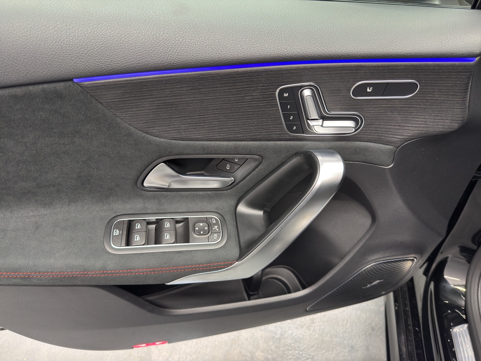 MERCEDES-BENZ A 250 AMG Line 4Matic - 12