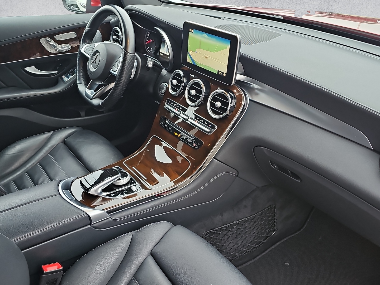 MERCEDES-BENZ GLC 250 d AMG Line 4Matic 9G-Tronic - 10