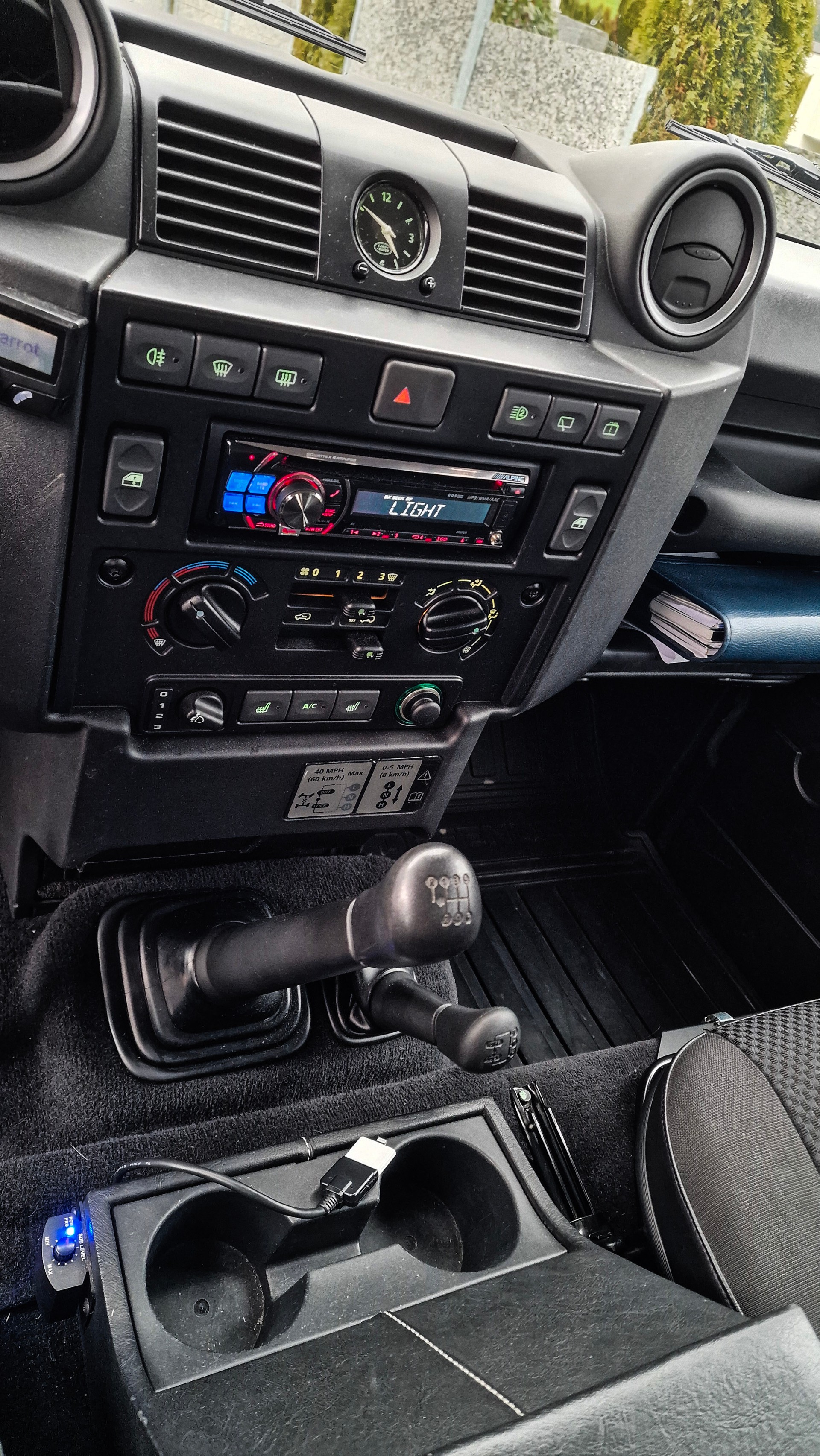 LAND ROVER Defender 110 SW 2.4Tdc - 12