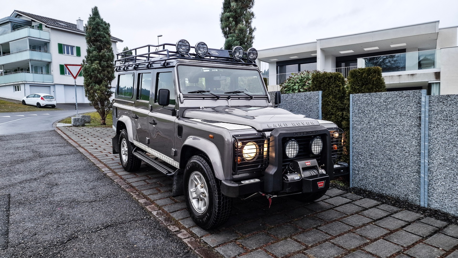 LAND ROVER Defender 110 SW 2.4Tdc - 7