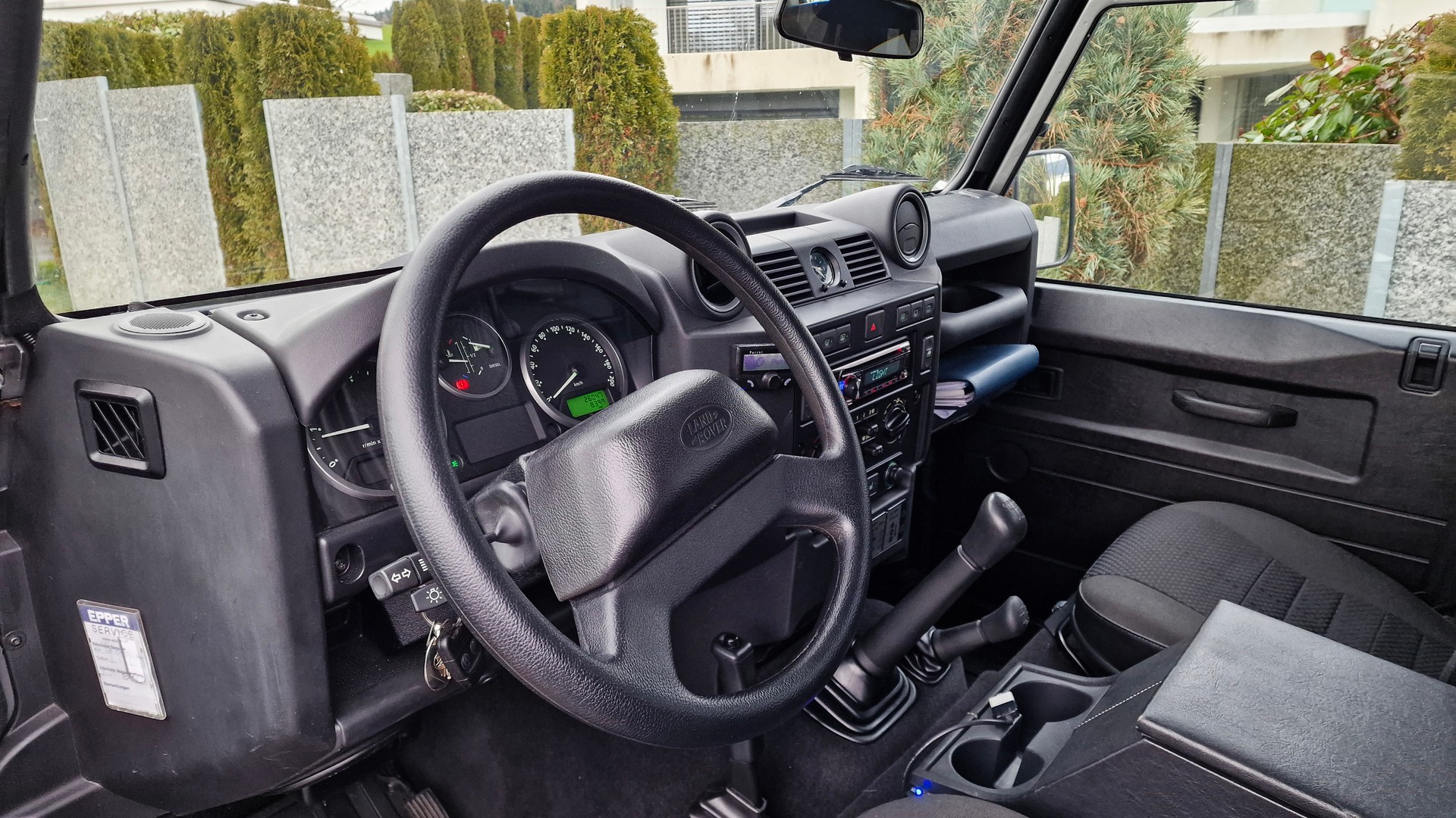 LAND ROVER Defender 110 SW 2.4Tdc - 11