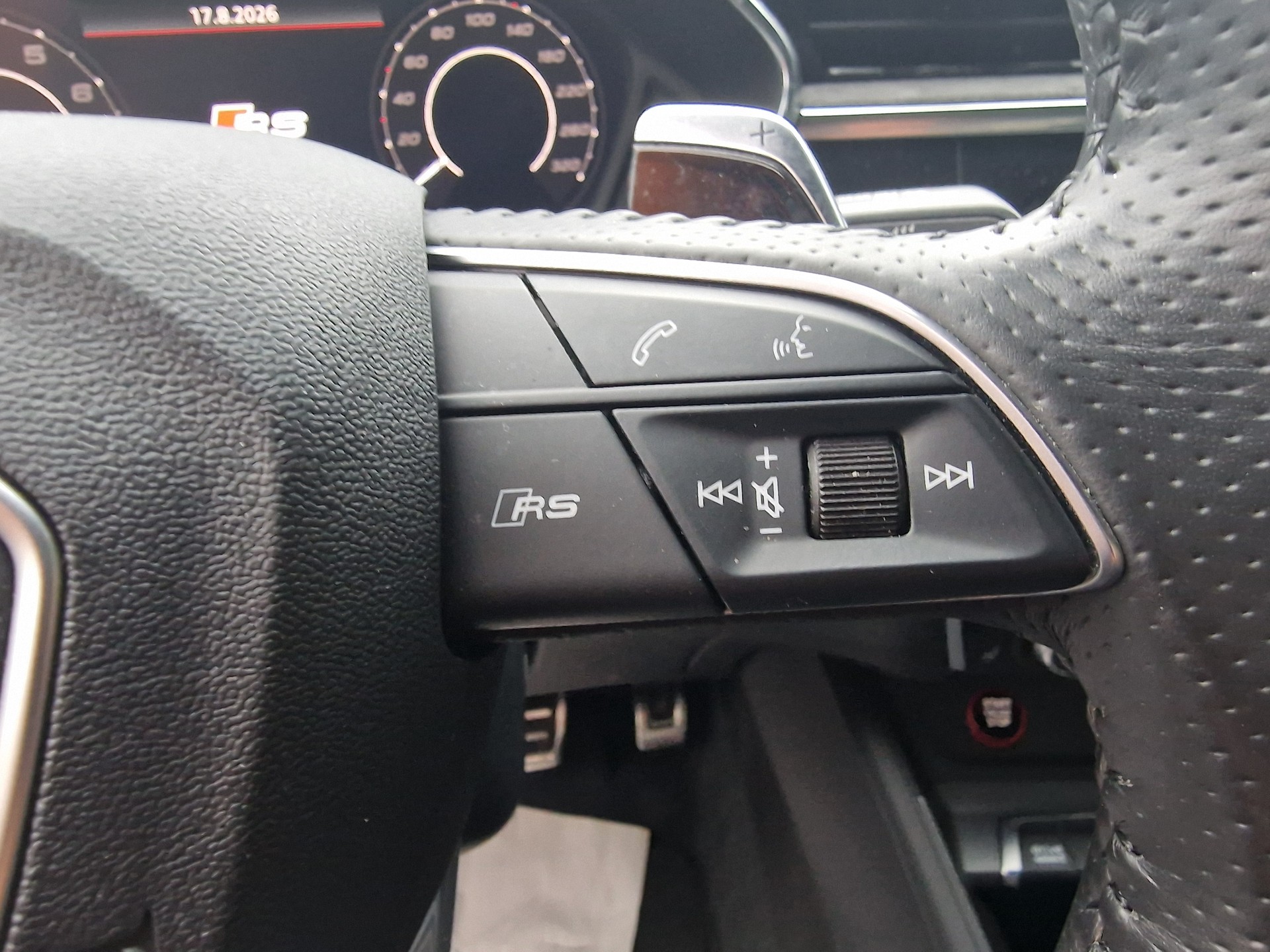 AUDI RS Q3 2.5 TFSI quattro S tronic RS Sportauspuff 24Mt Gara - 18