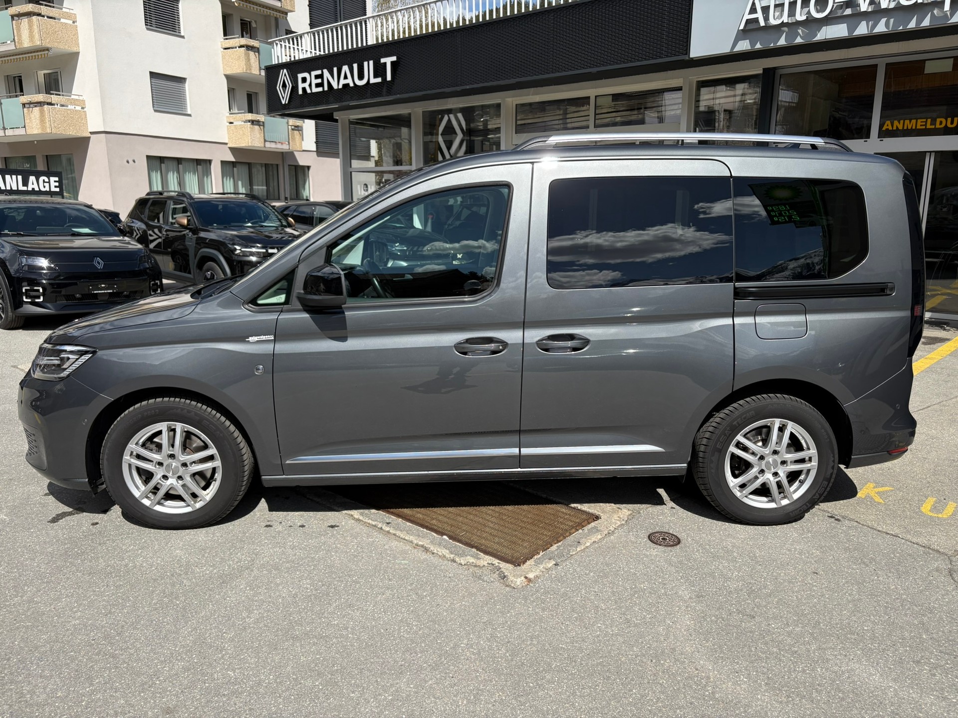 VW Caddy 2.0 TDI Style DSG - 7