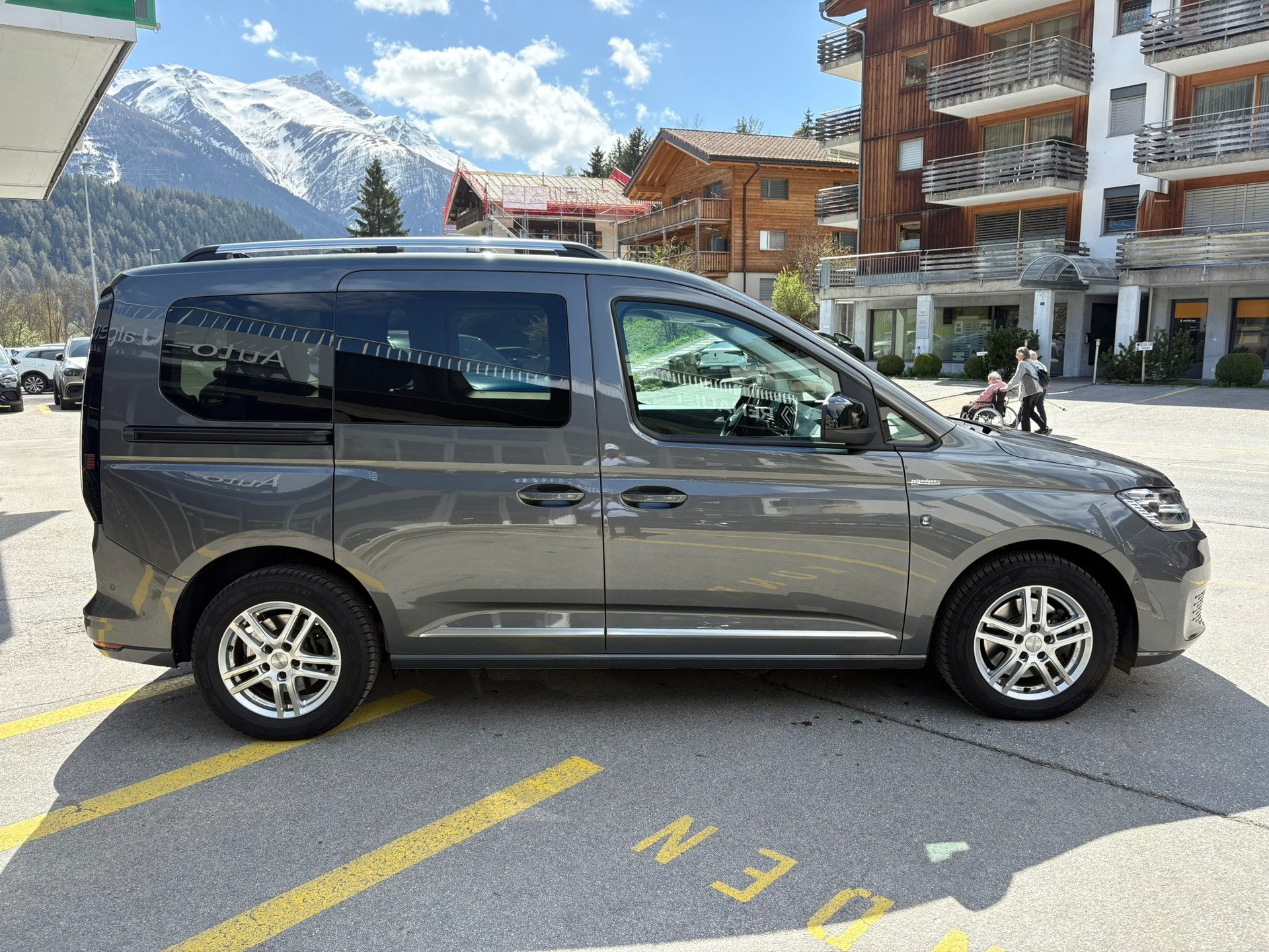 VW Caddy 2.0 TDI Style DSG - 3