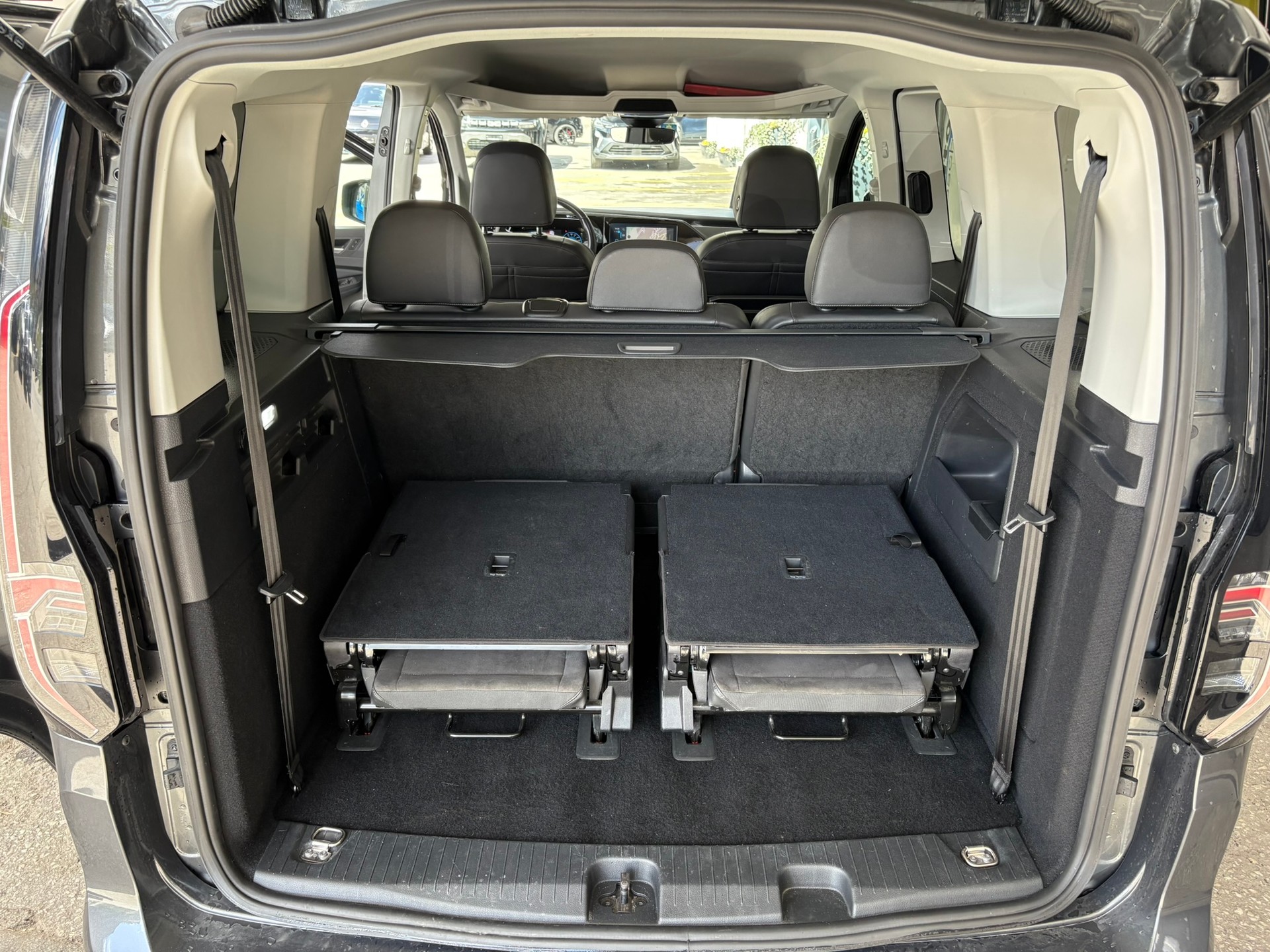 VW Caddy 2.0 TDI Style DSG - 14