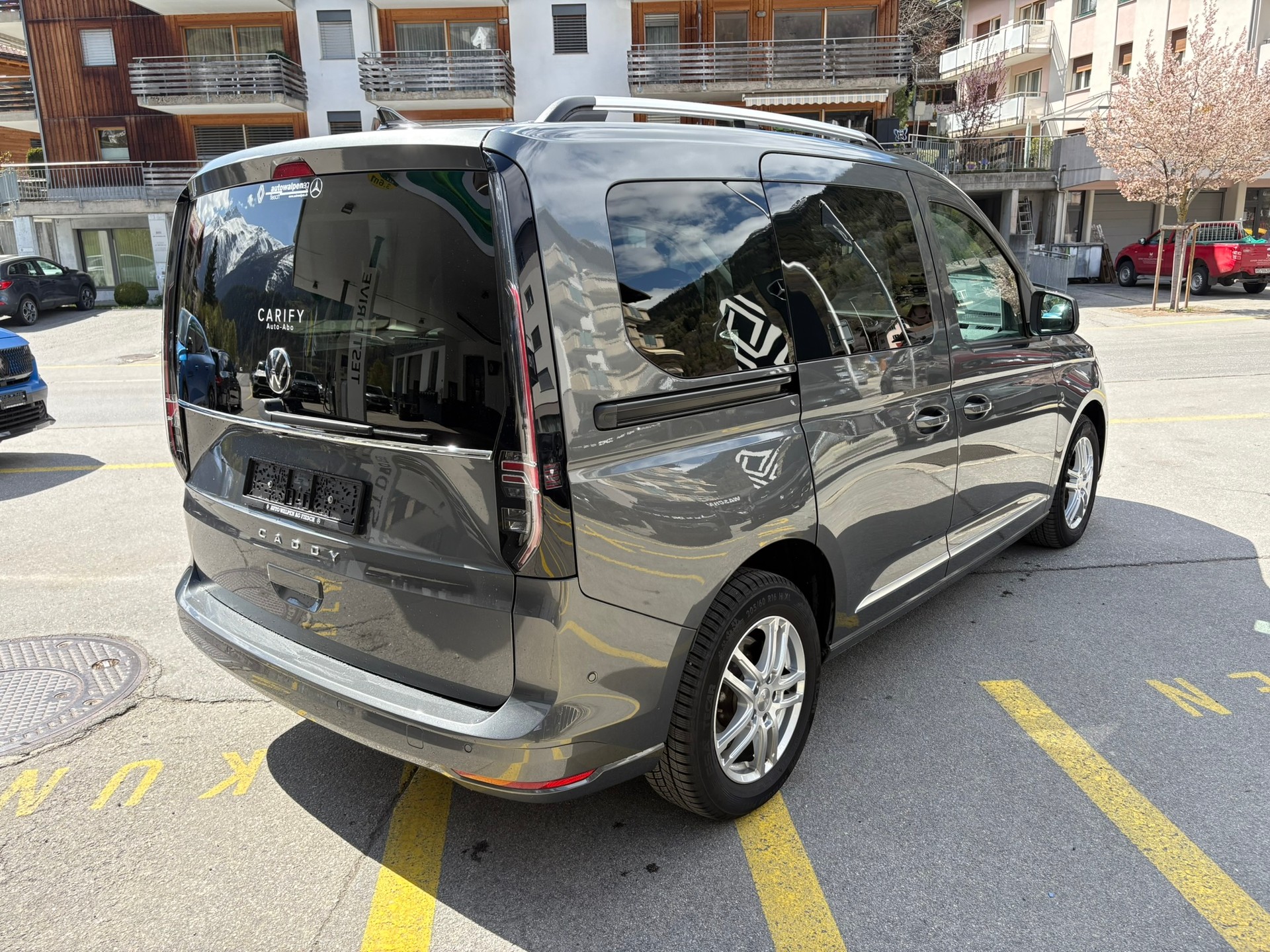 VW Caddy 2.0 TDI Style DSG - 4