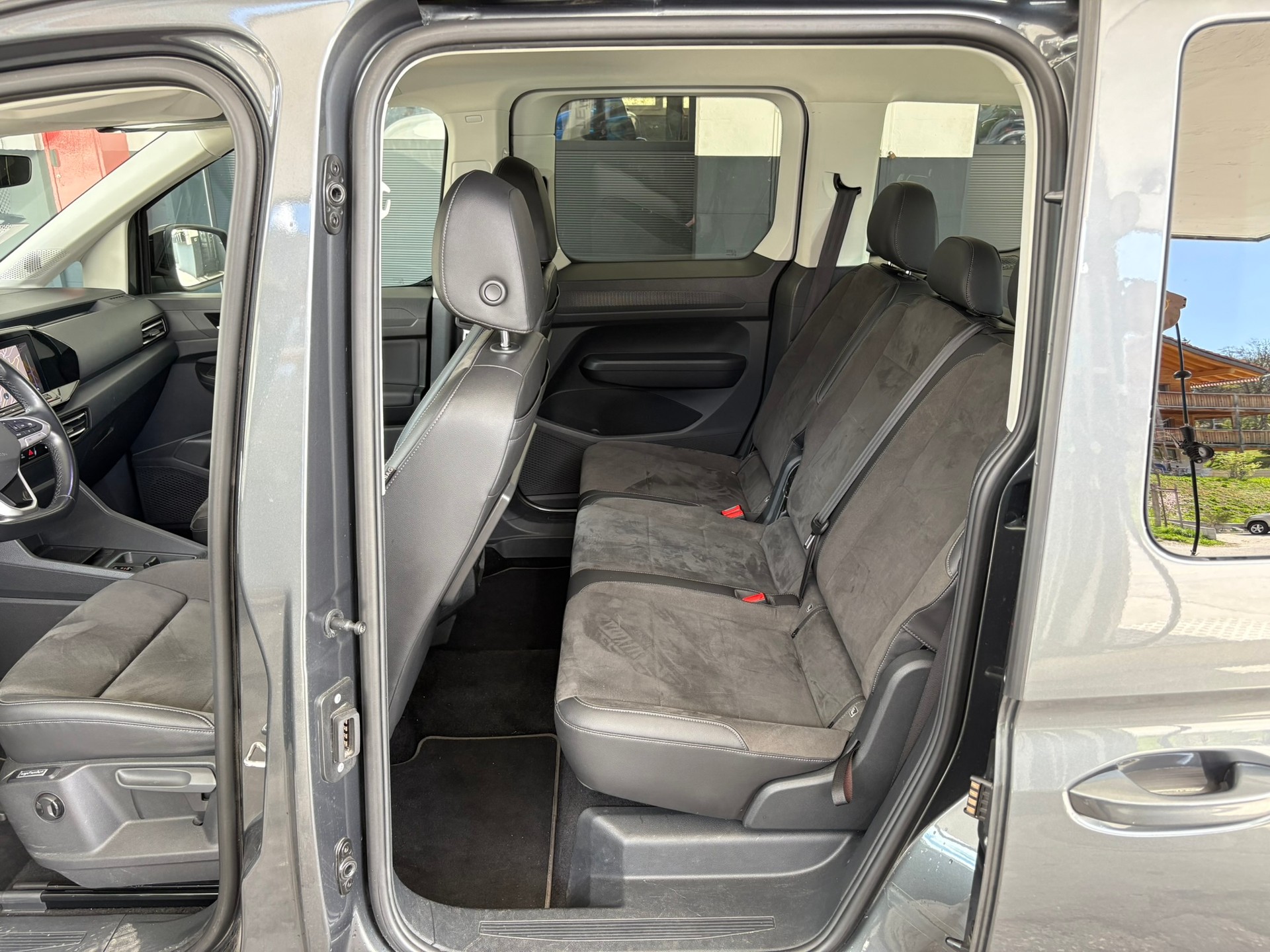 VW Caddy 2.0 TDI Style DSG - 12