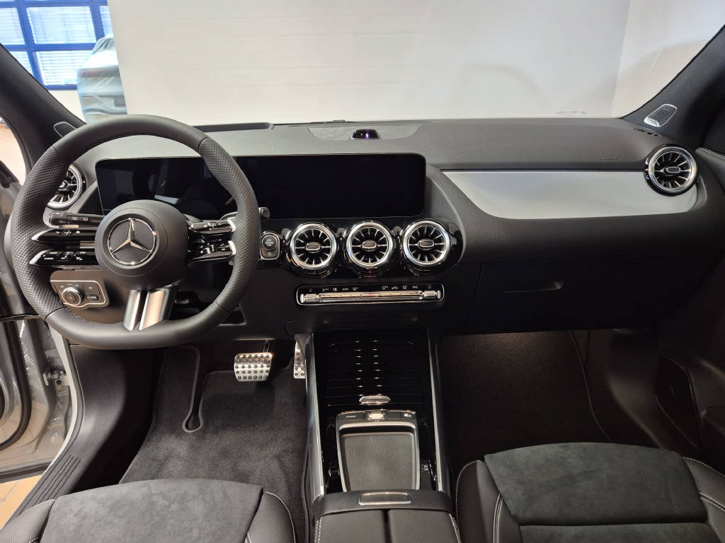 MERCEDES-BENZ GLA 220 d 4Matic AMG Line Swiss Star - 8