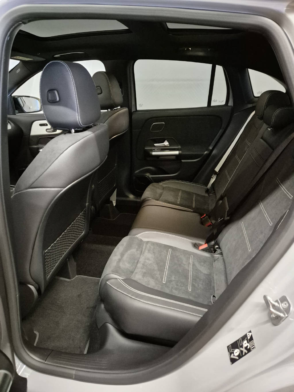 MERCEDES-BENZ GLA 220 d 4Matic AMG Line Swiss Star - 13