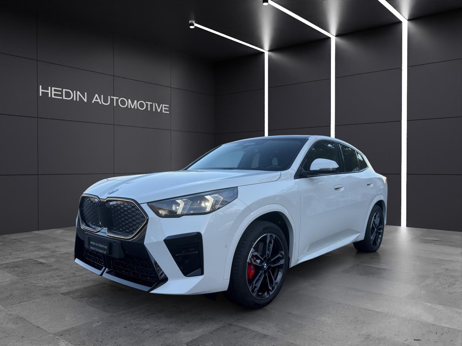 BMW iX2 U10 30 xDrive SUV / Geländewagen