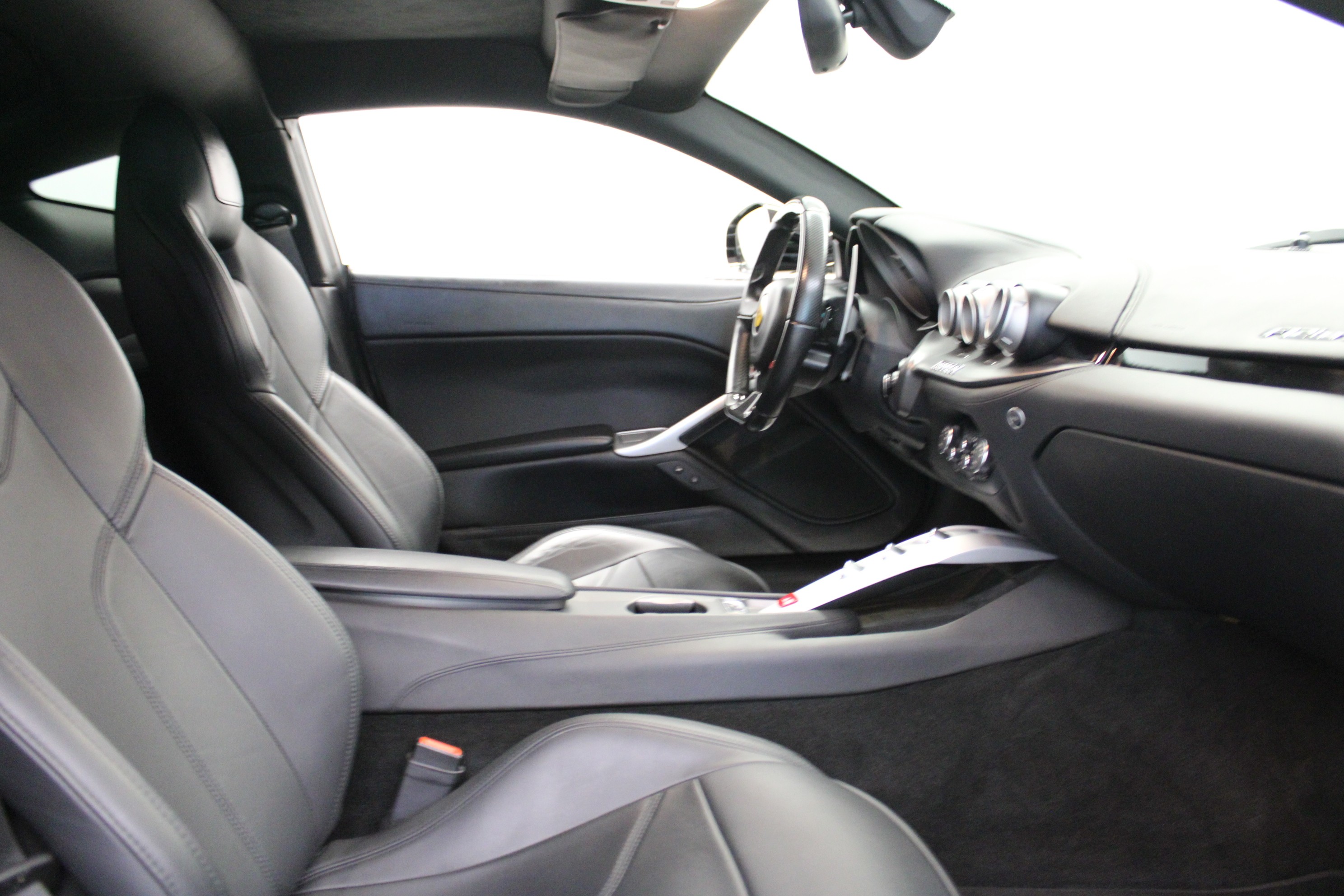 F12 Berlinetta thumbnail n°5
