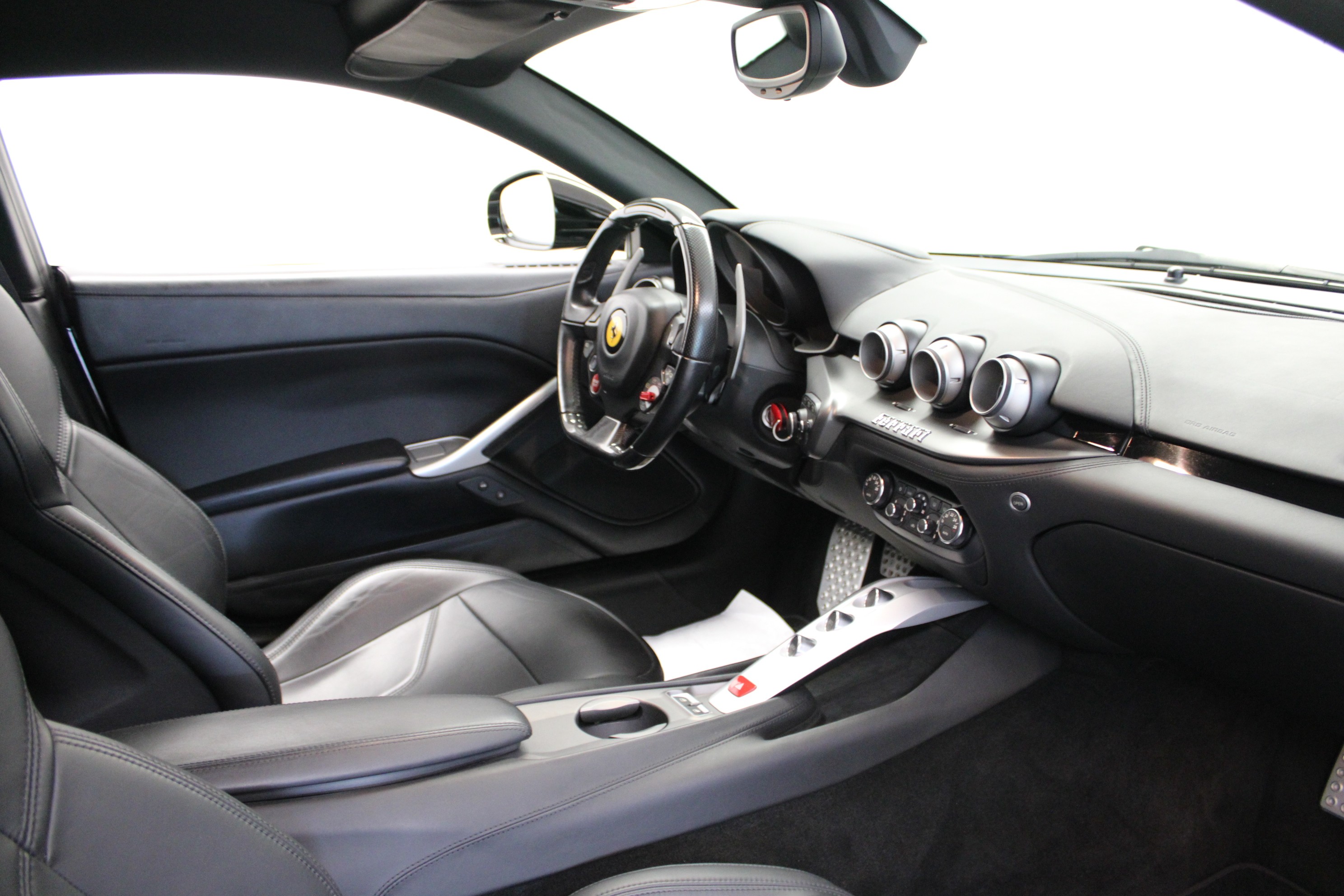F12 Berlinetta thumbnail n°6