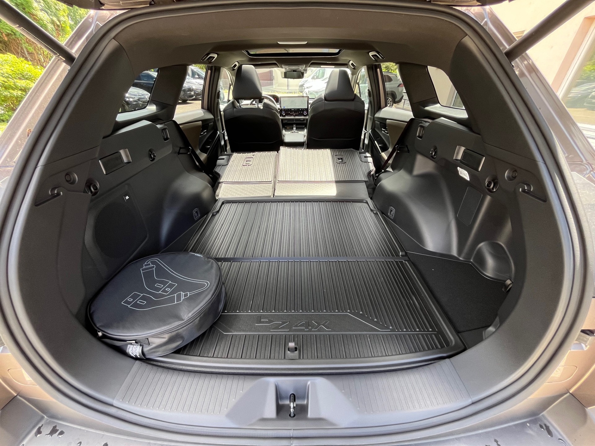 TOYOTA bZ4X Touring Premium AWD - 12