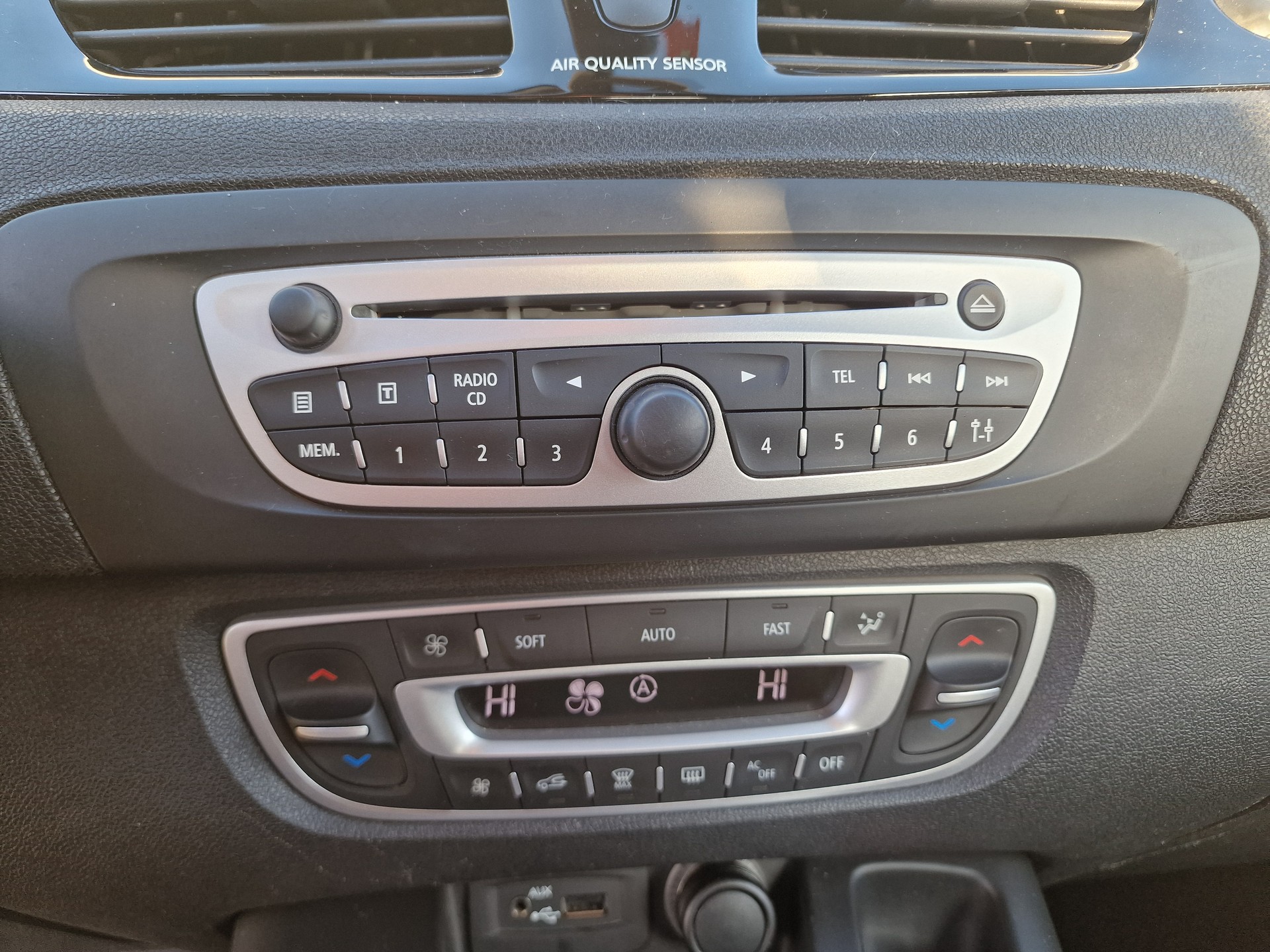 RENAULT Scénic 1.4 16V Turbo Dynamique 12Mt Gara MFK Neu 8x Alu - 18