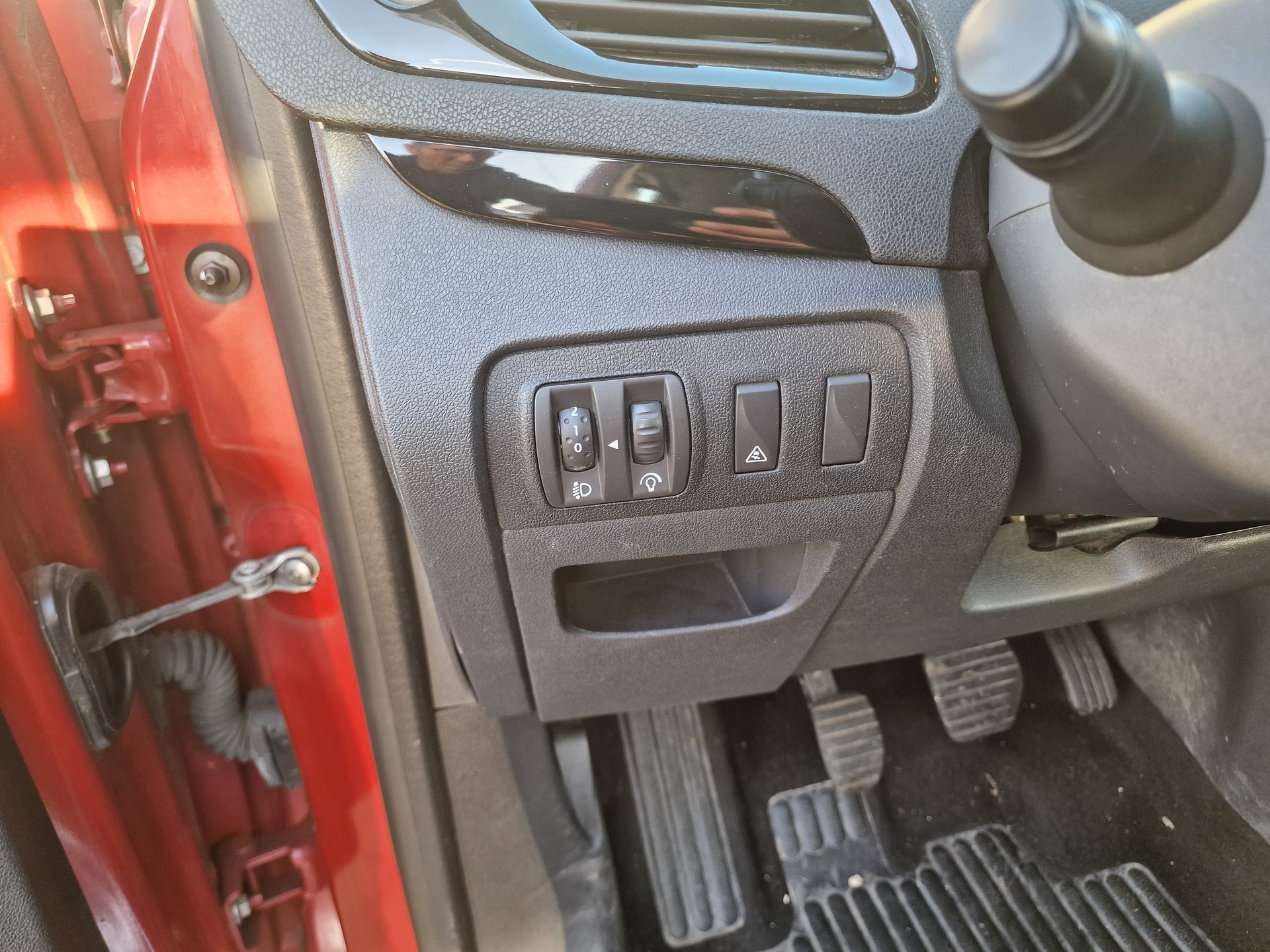 RENAULT Scénic 1.4 16V Turbo Dynamique 12Mt Gara MFK Neu 8x Alu - 19