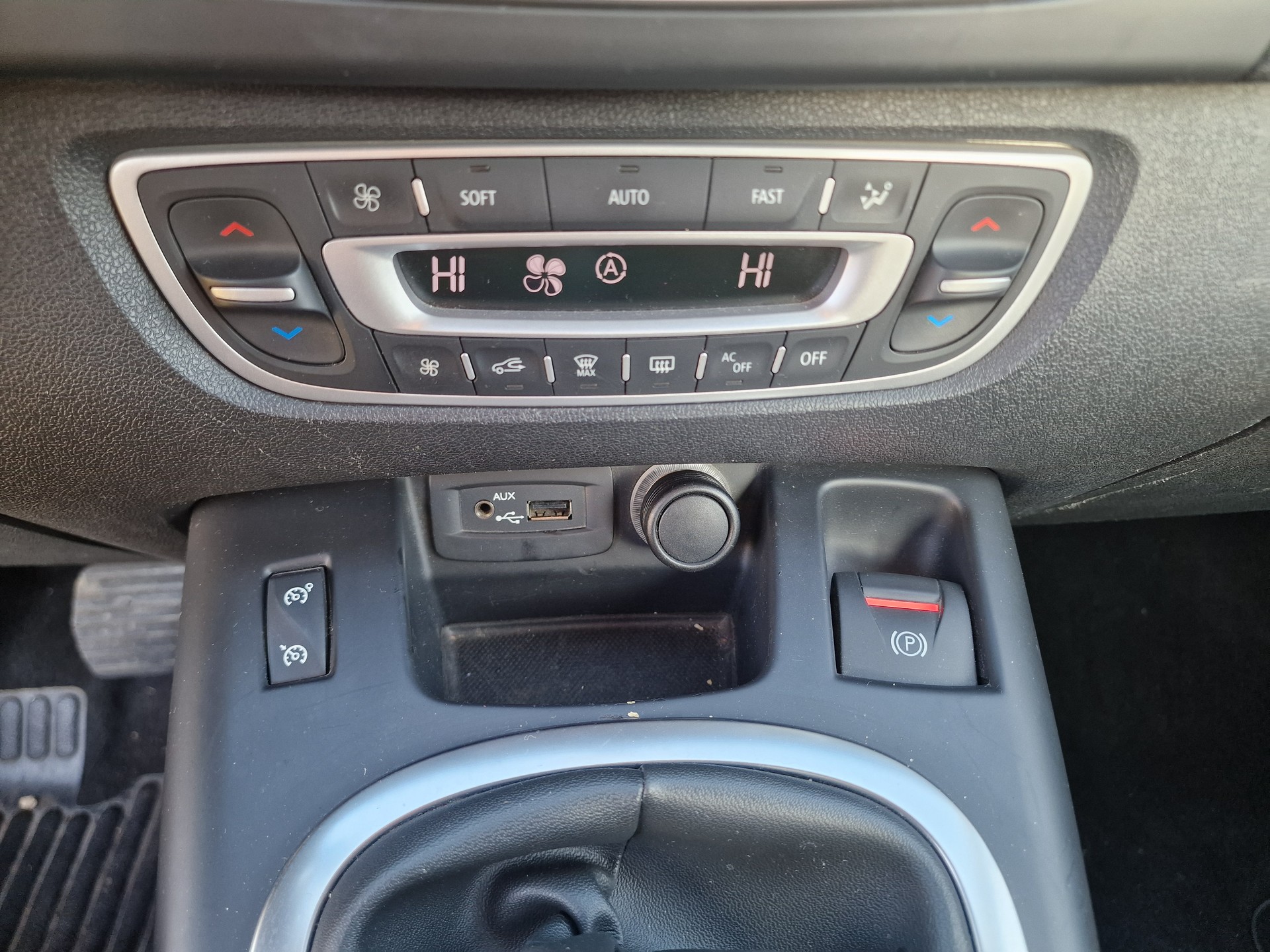 RENAULT Scénic 1.4 16V Turbo Dynamique 12Mt Gara MFK Neu 8x Alu - 17