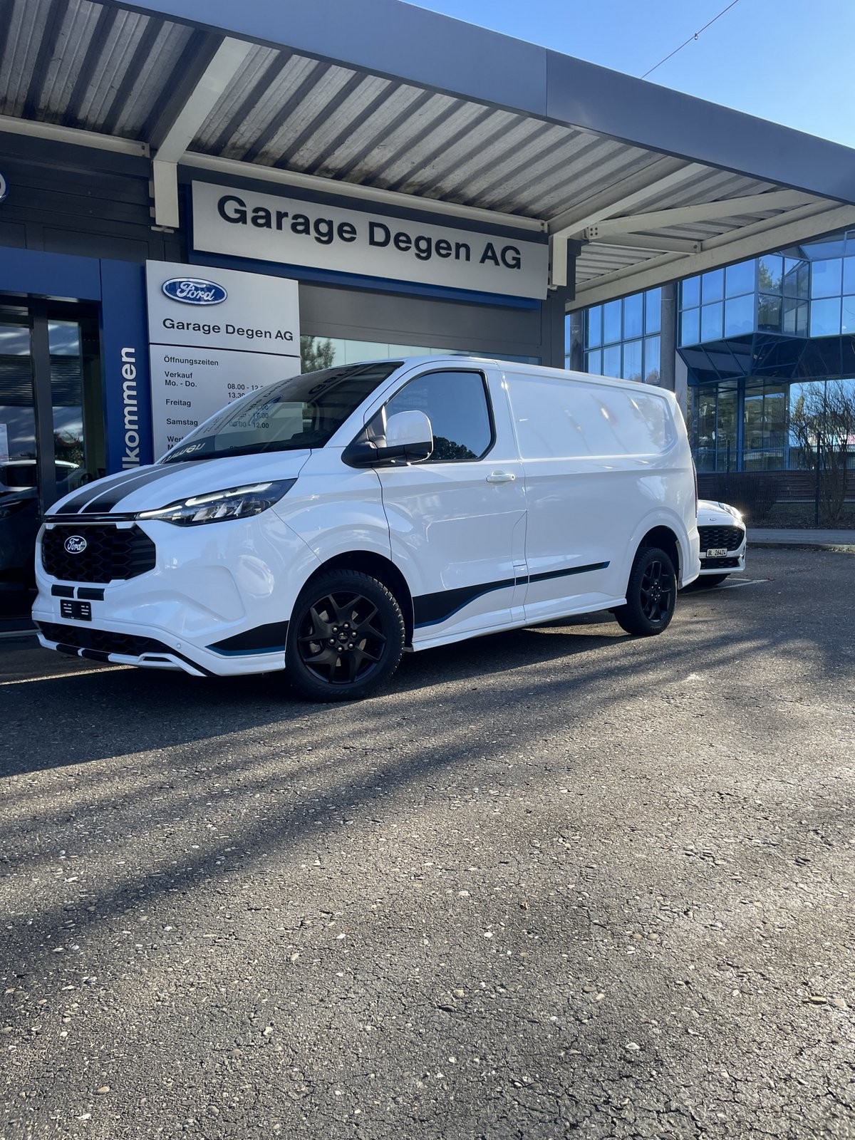 FORD Transit Custom Van 320 L1 2.5 Duratec 233 Sport PHEV