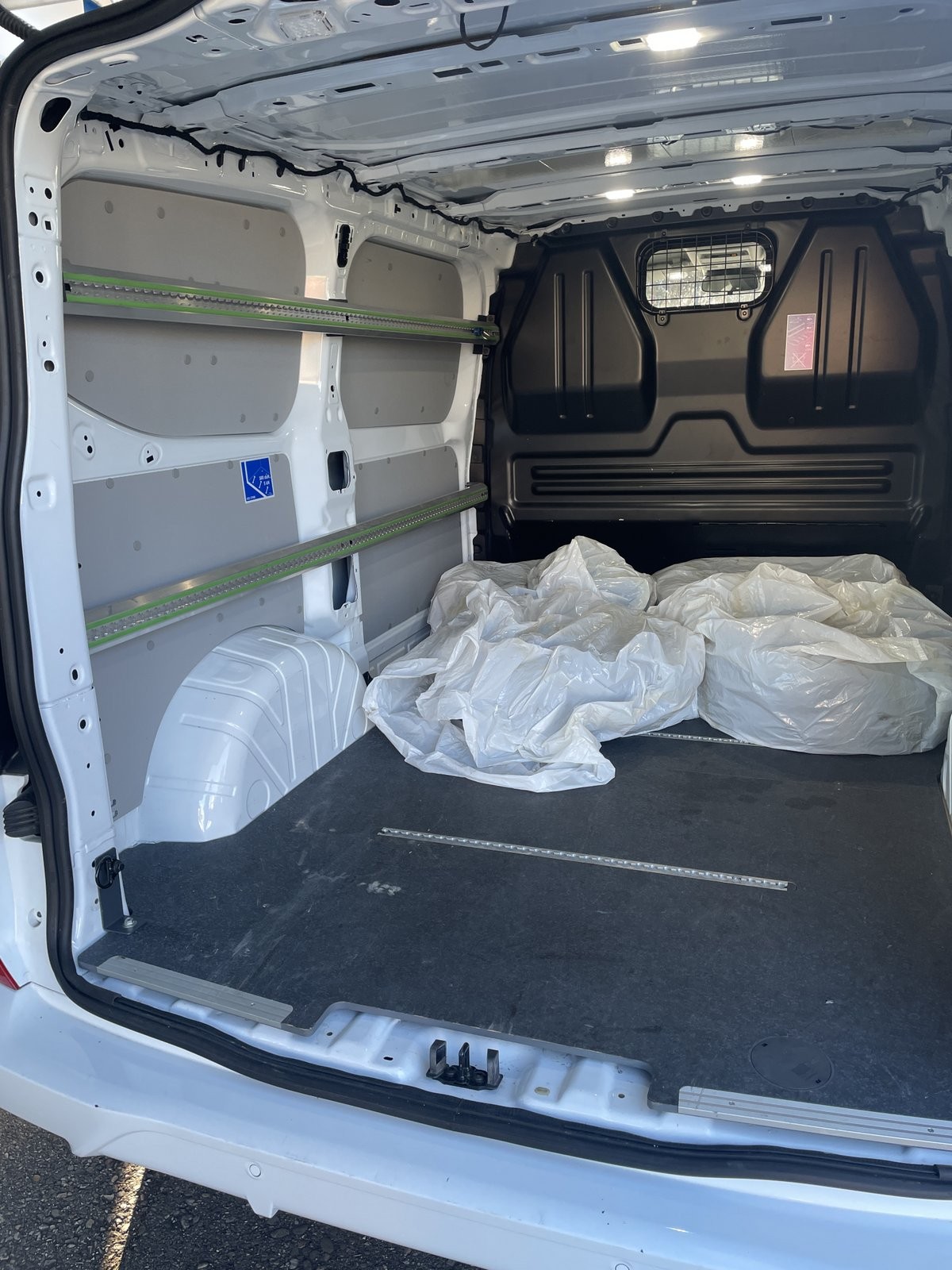 FORD Transit Custom Van 320 L1 2.5 Duratec 233 Sport PHEV - 21