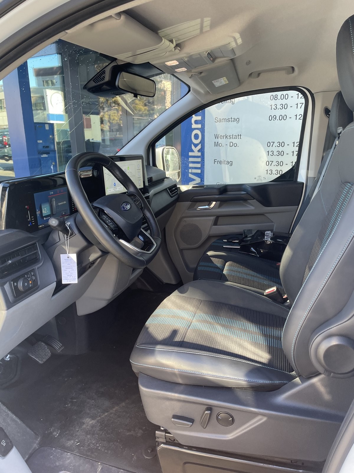 FORD Transit Custom Van 320 L1 2.5 Duratec 233 Sport PHEV - 3