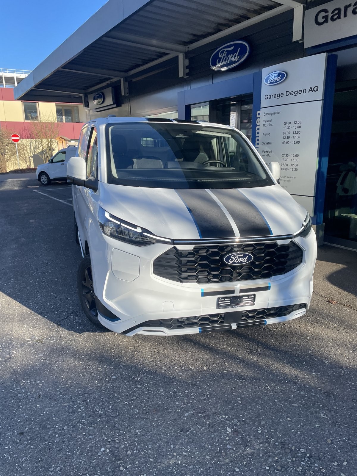 FORD Transit Custom Van 320 L1 2.5 Duratec 233 Sport PHEV - 9