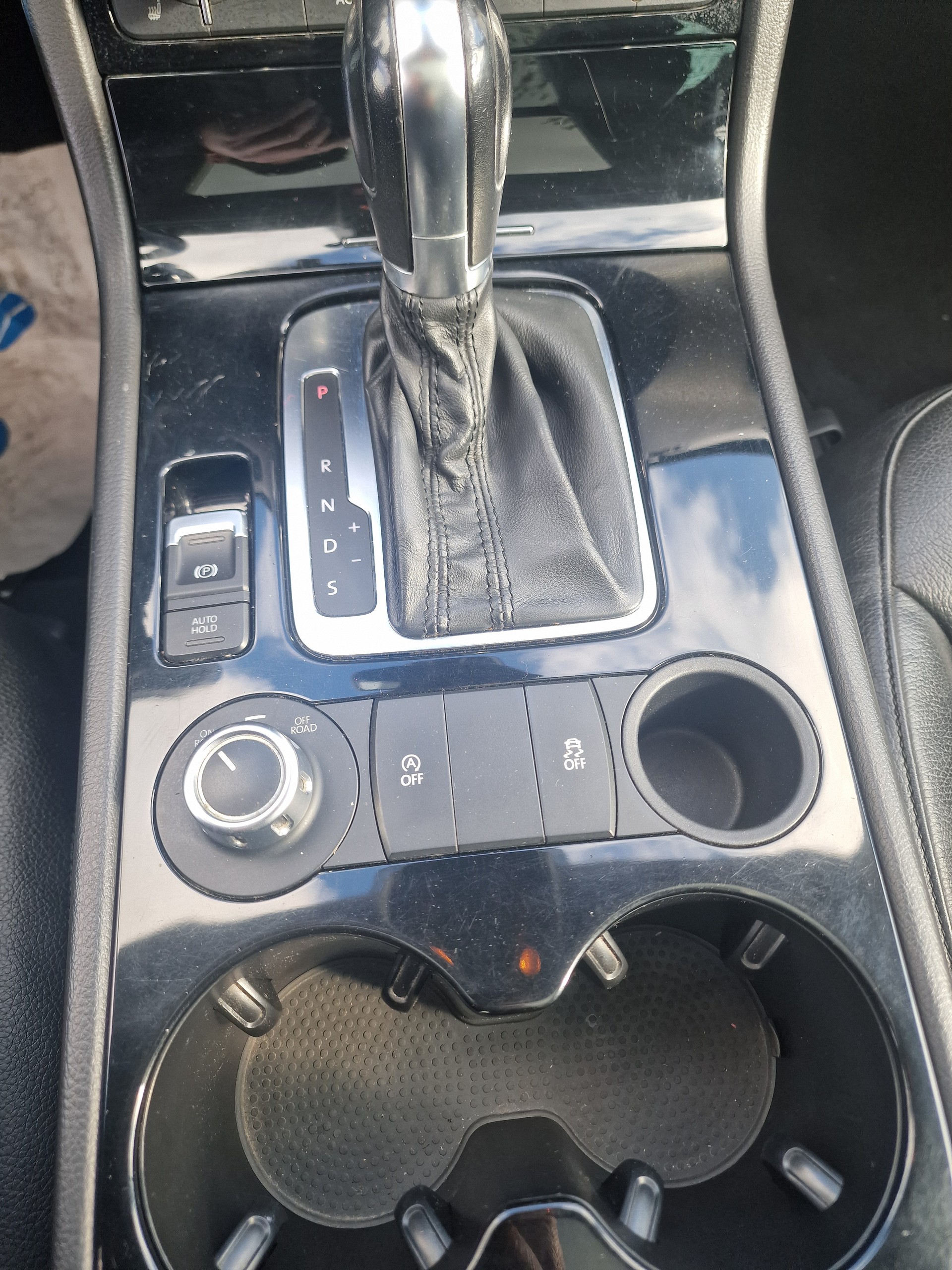 VW Touareg 3.0 TDI BlueMotion Technology Tiptronic R-Line 12Mt Gara Neu MFK Anhängkupp - 16