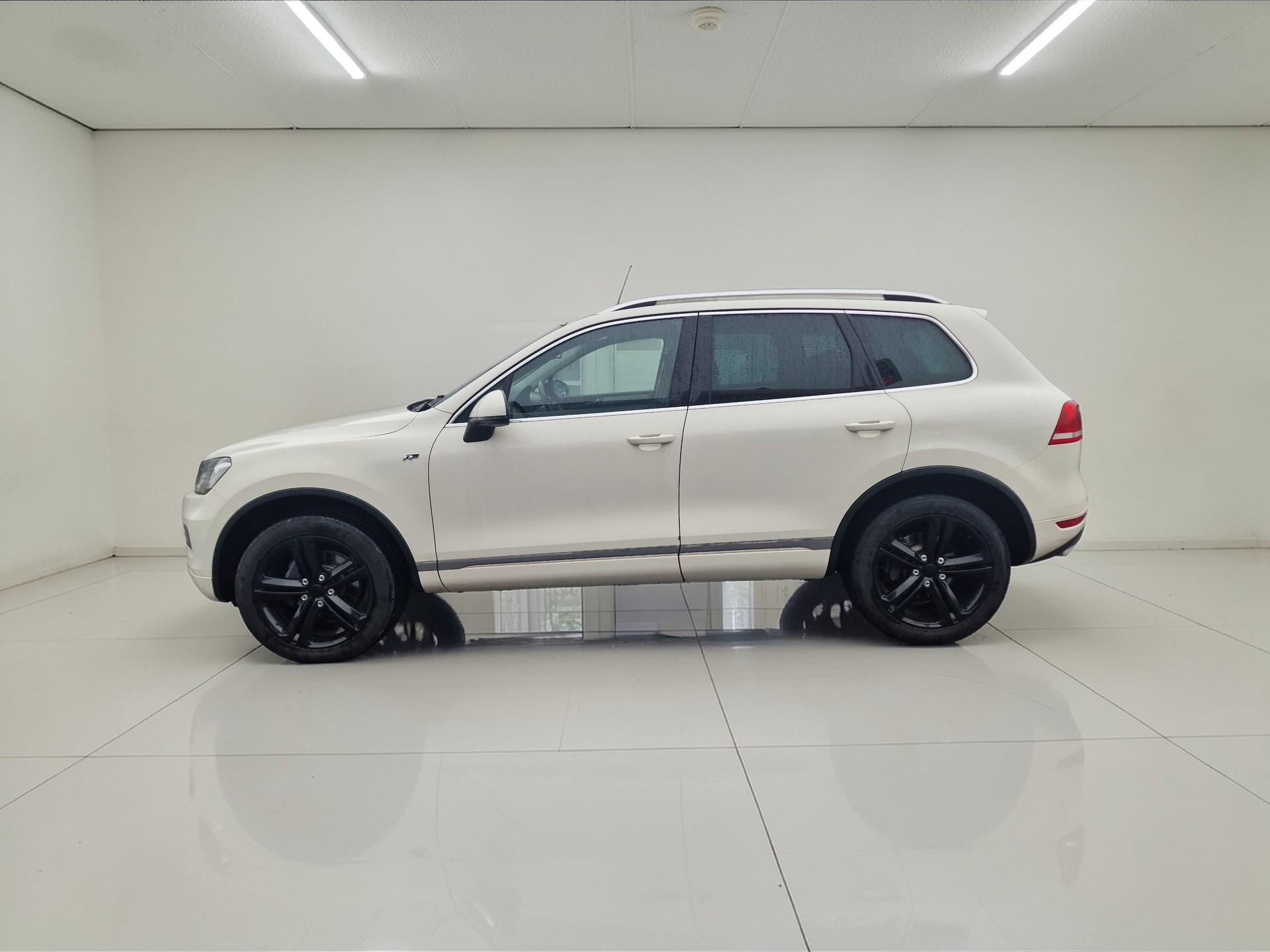 VW Touareg 3.0 TDI BlueMotion Technology Tiptronic R-Line 12Mt Gara Neu MFK Anhängkupp - 5