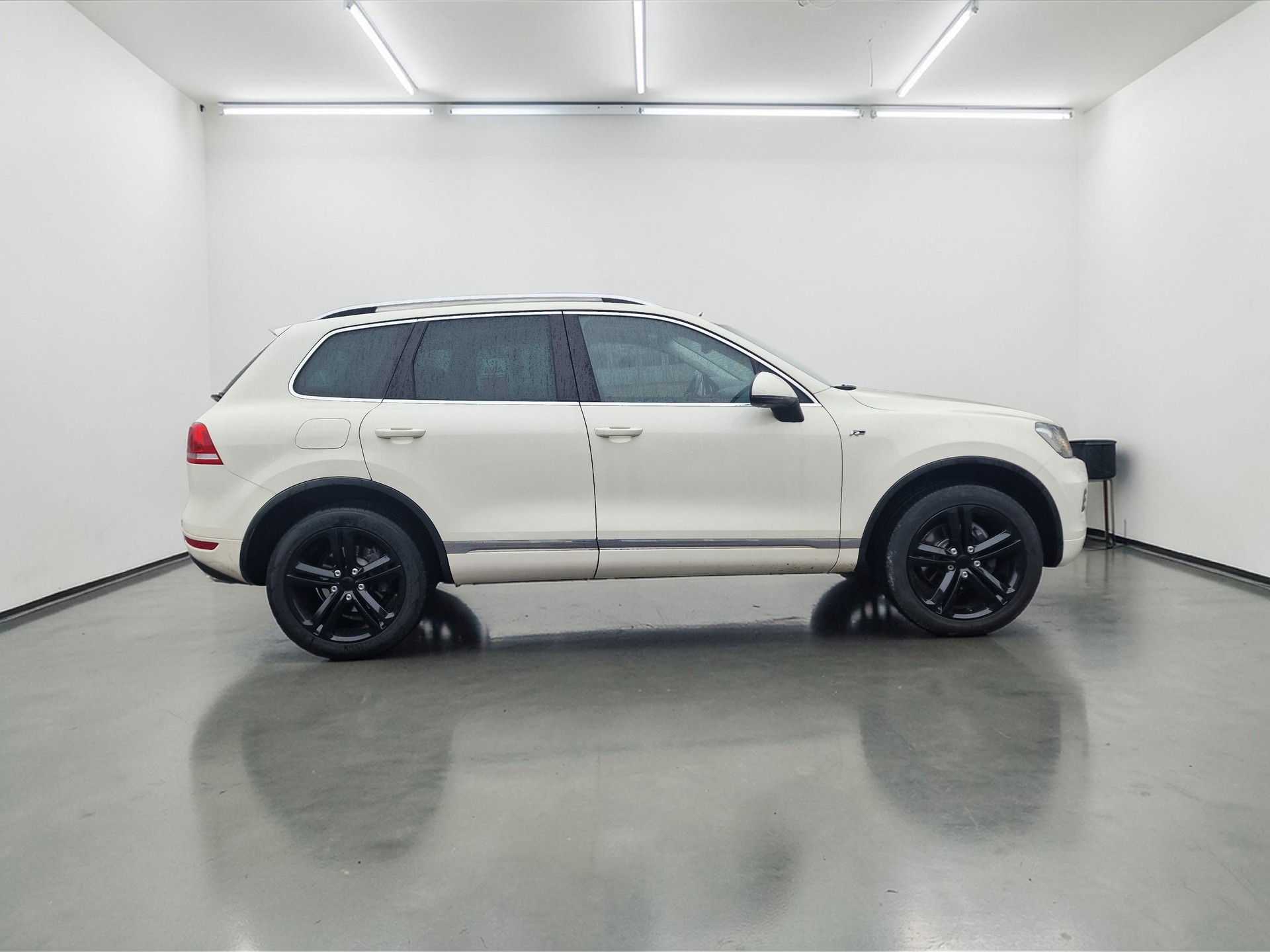 VW Touareg 3.0 TDI BlueMotion Technology Tiptronic R-Line 12Mt Gara Neu MFK Anhängkupp