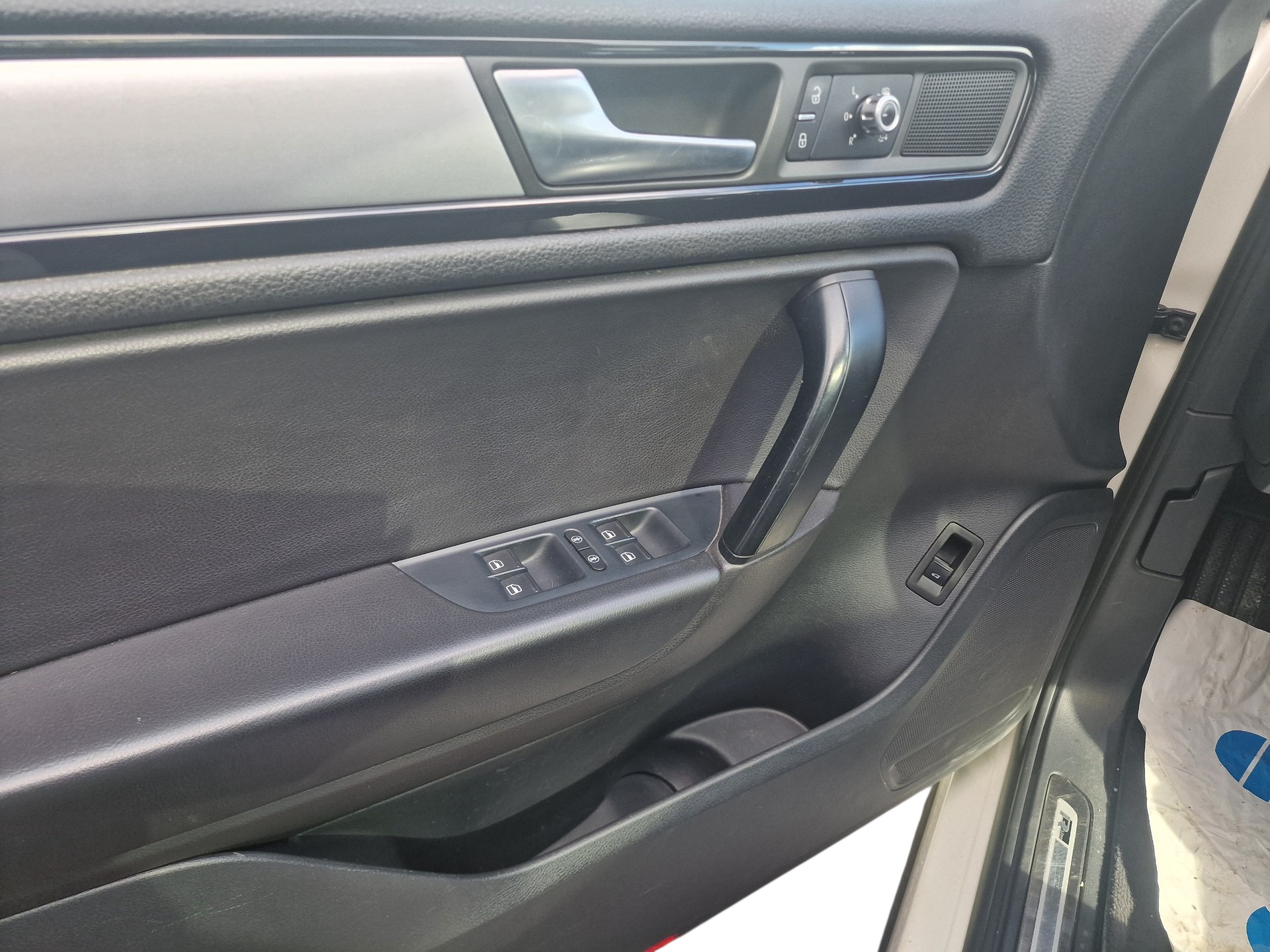 VW Touareg 3.0 TDI BlueMotion Technology Tiptronic R-Line 12Mt Gara Neu MFK Anhängkupp - 18