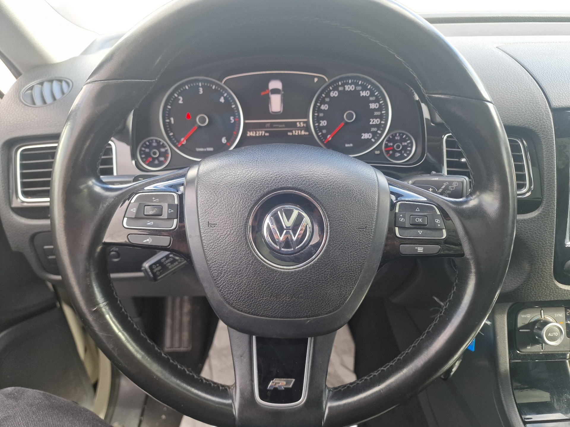 VW Touareg 3.0 TDI BlueMotion Technology Tiptronic R-Line 12Mt Gara Neu MFK Anhängkupp - 13