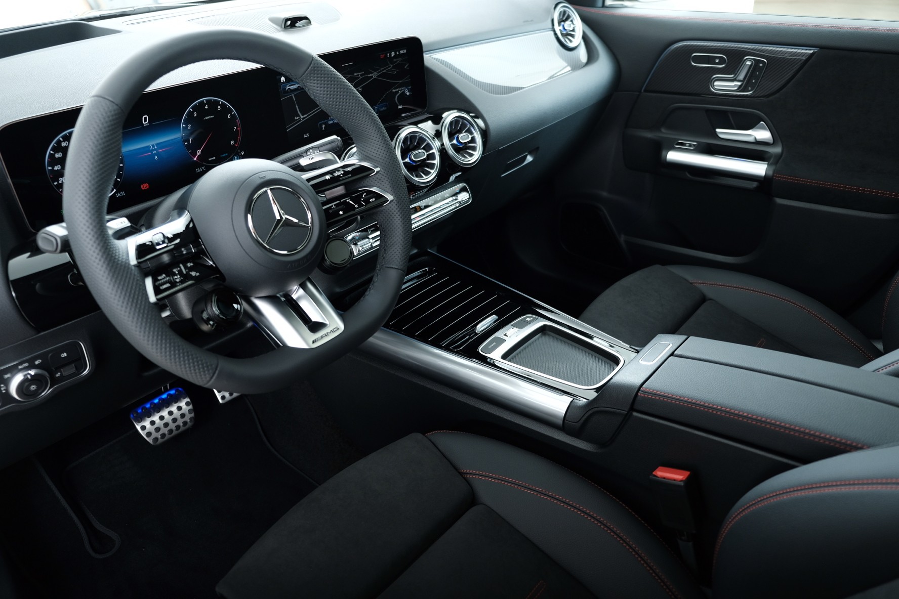 MERCEDES-BENZ GLA AMG 35 4Matic 8G-DCT - 10