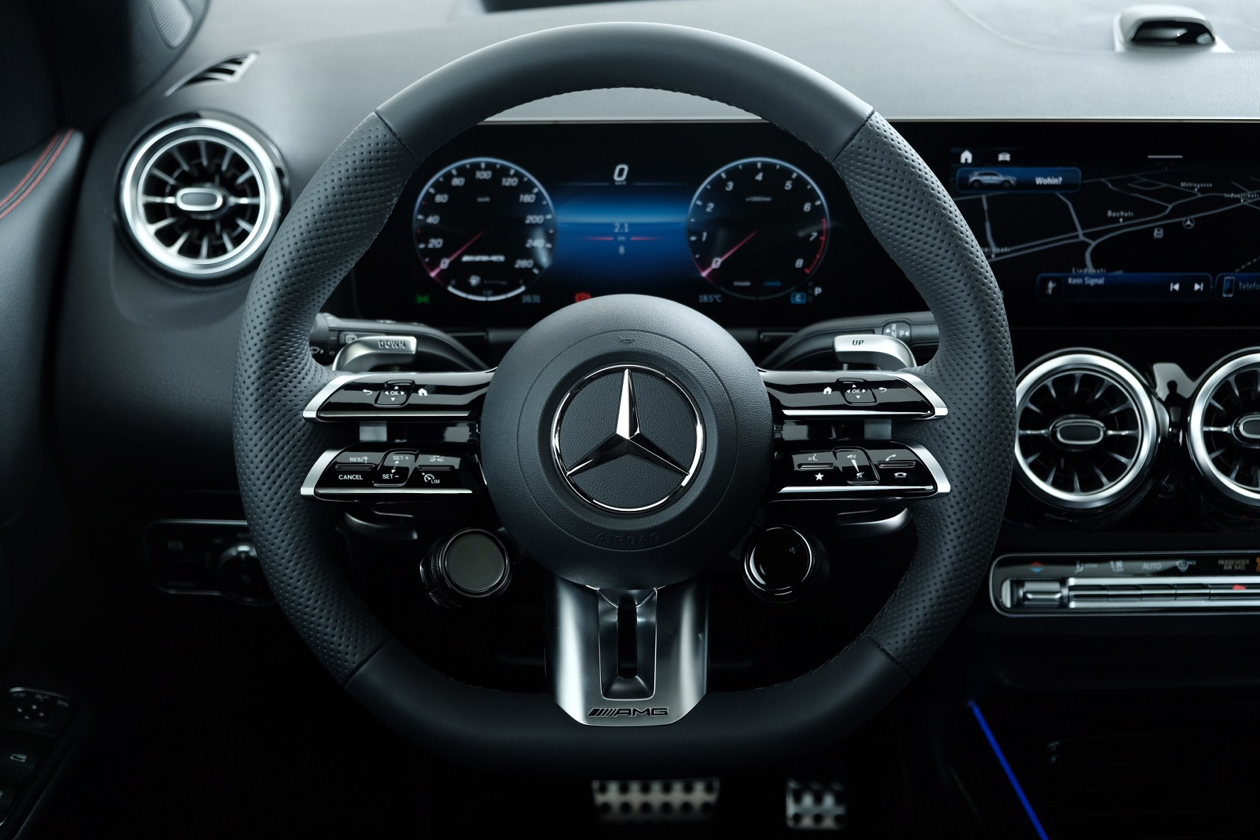 MERCEDES-BENZ GLA AMG 35 4Matic 8G-DCT - 9