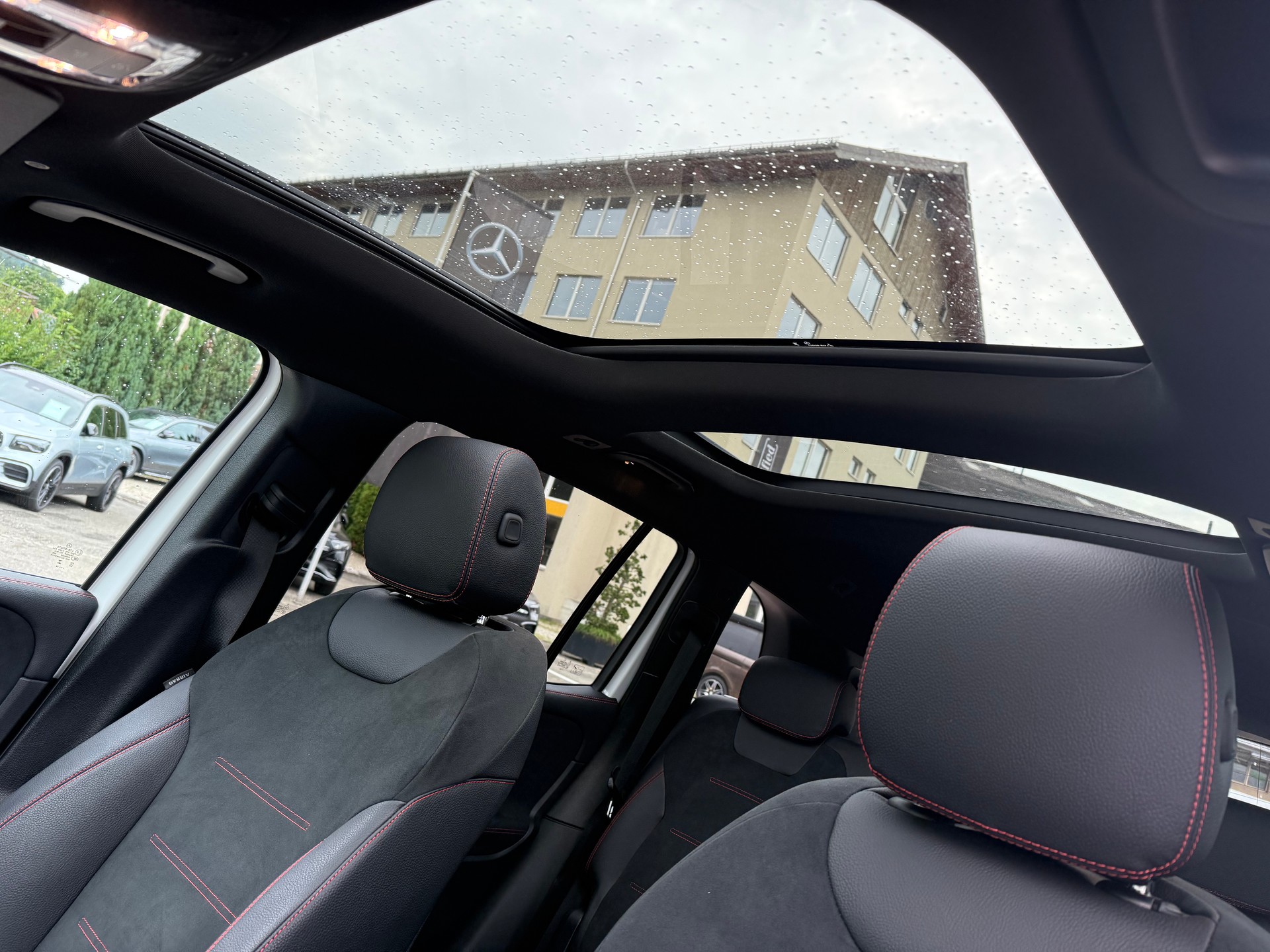 MERCEDES-BENZ GLB 220 4Matic 8G-Tronic - 13