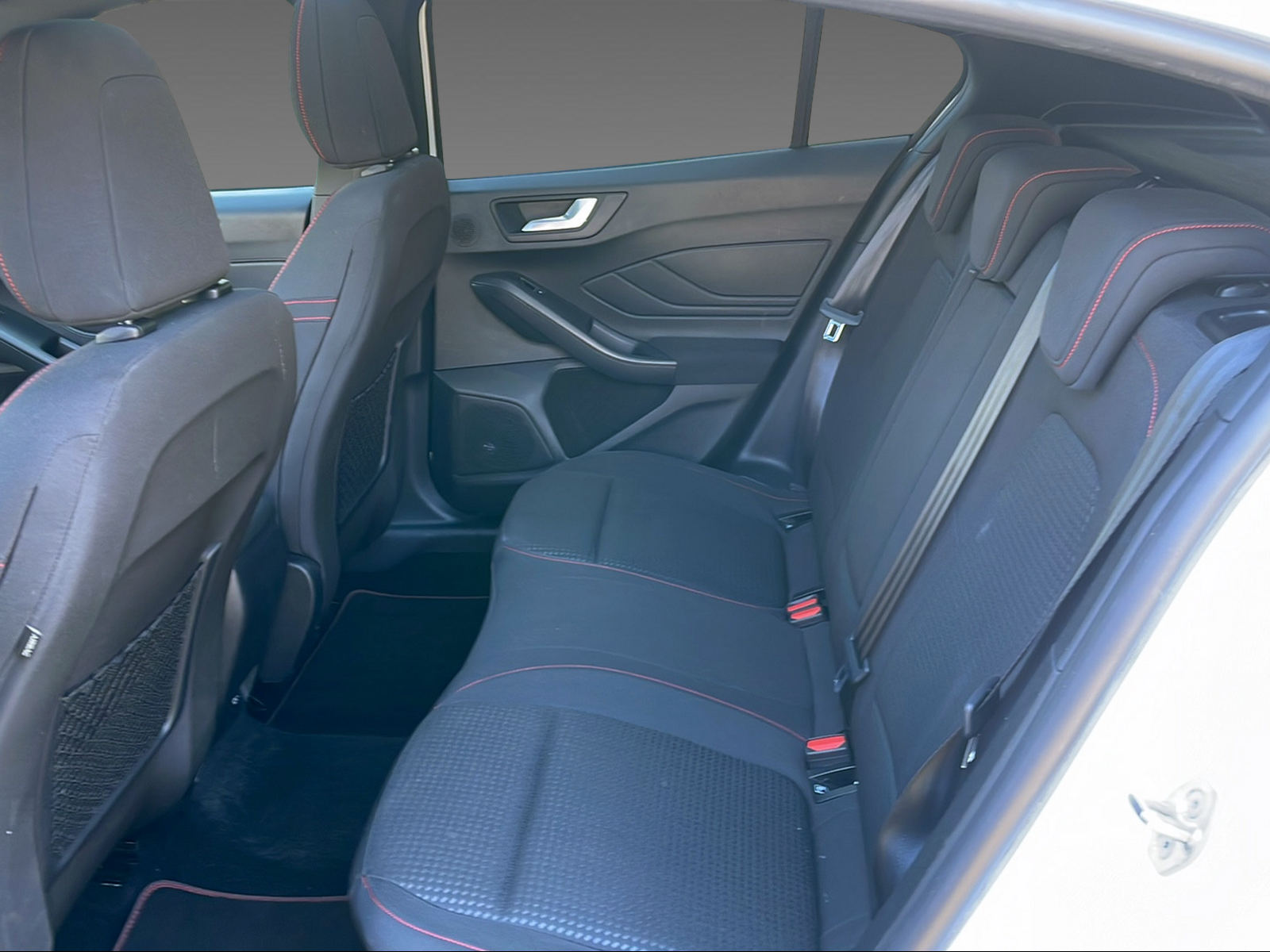 FORD Focus 1.5i EcoB SCTi ST-Line X - 9