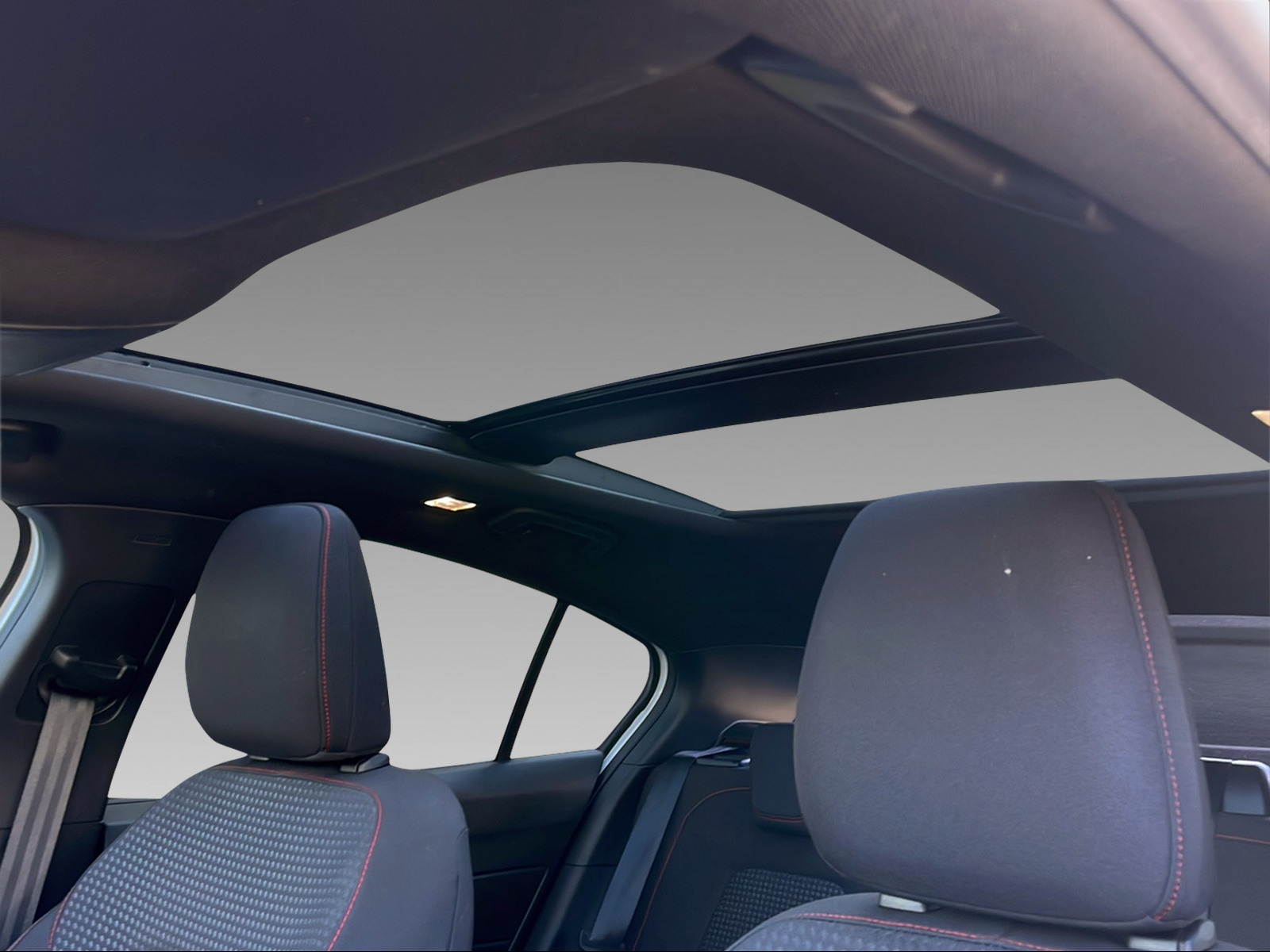 FORD Focus 1.5i EcoB SCTi ST-Line X - 8
