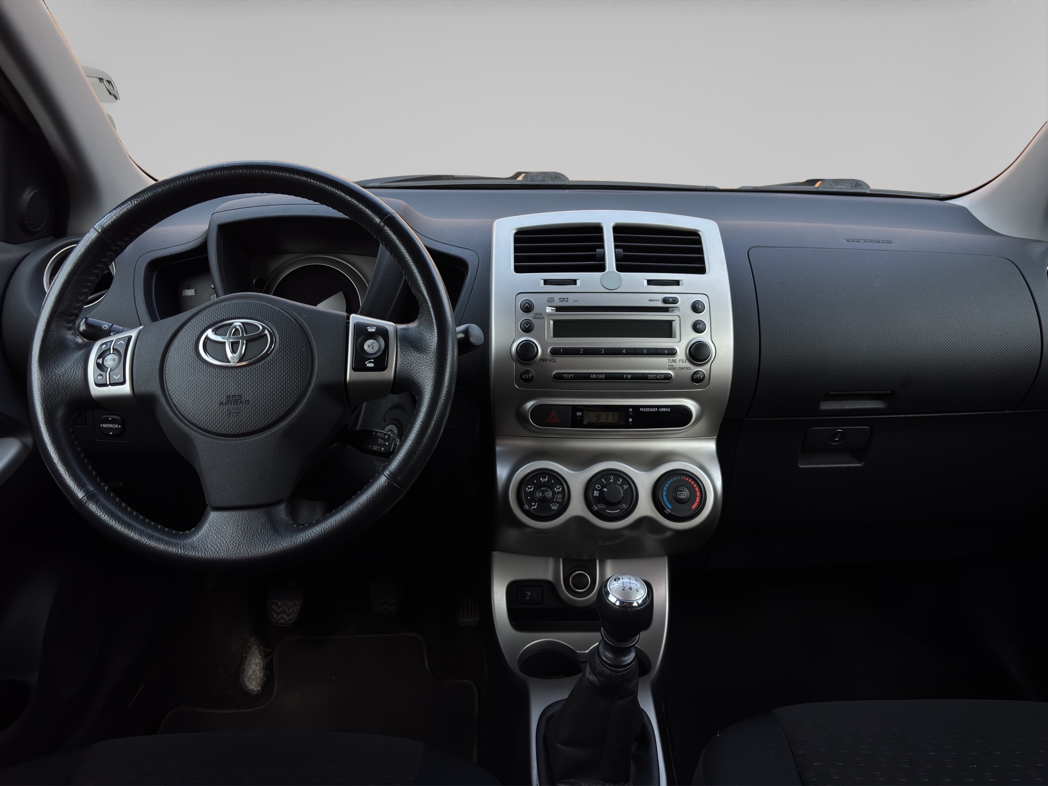 TOYOTA UrbanCruiser 12