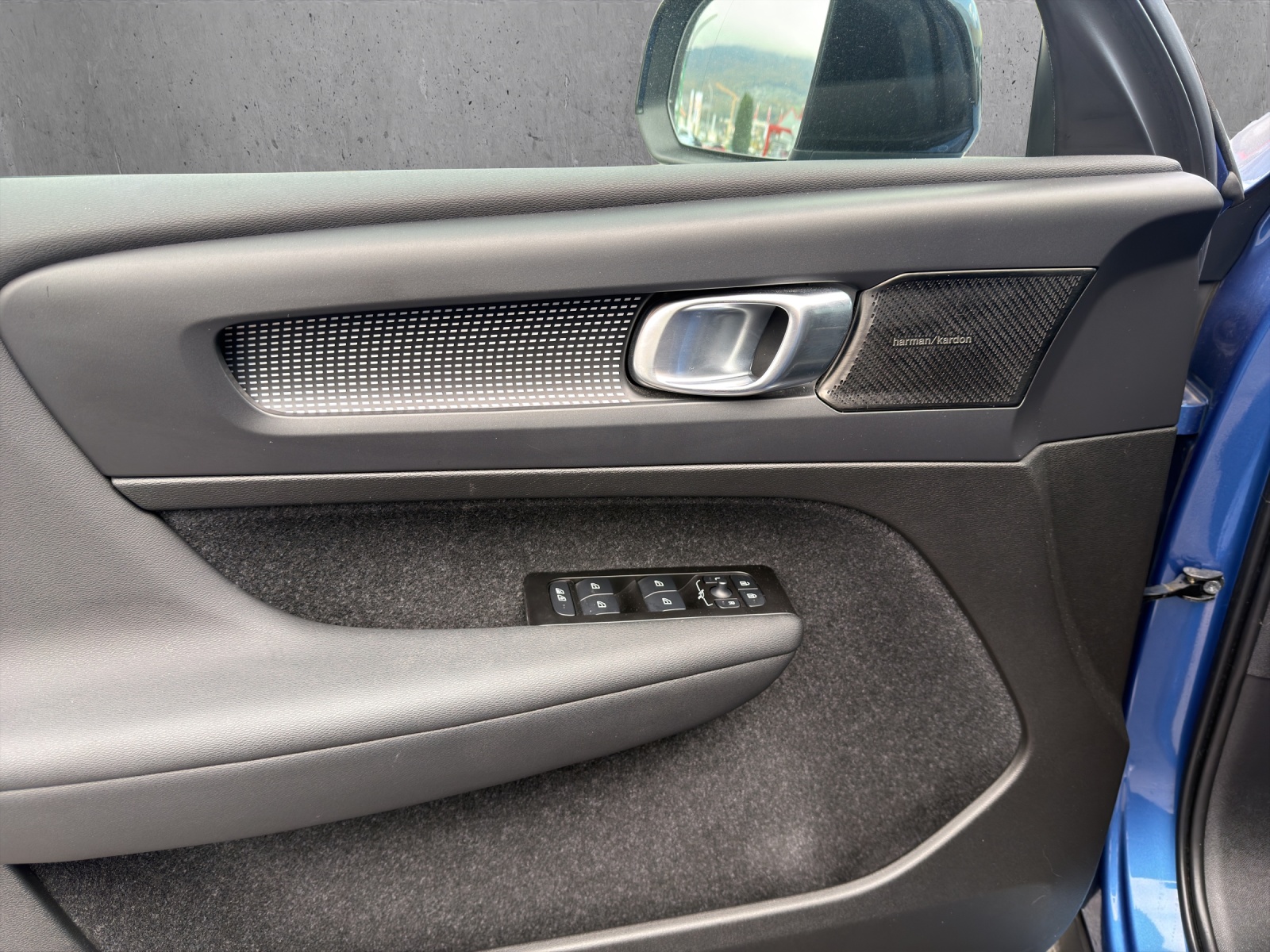 VOLVO XC40 T4 TwE R-Design DCT - 11