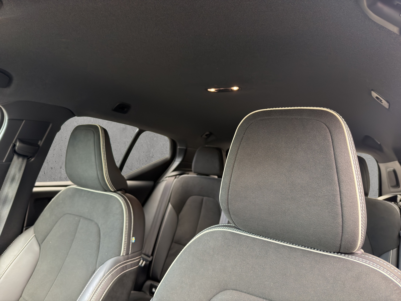 VOLVO XC40 T4 TwE R-Design DCT - 17