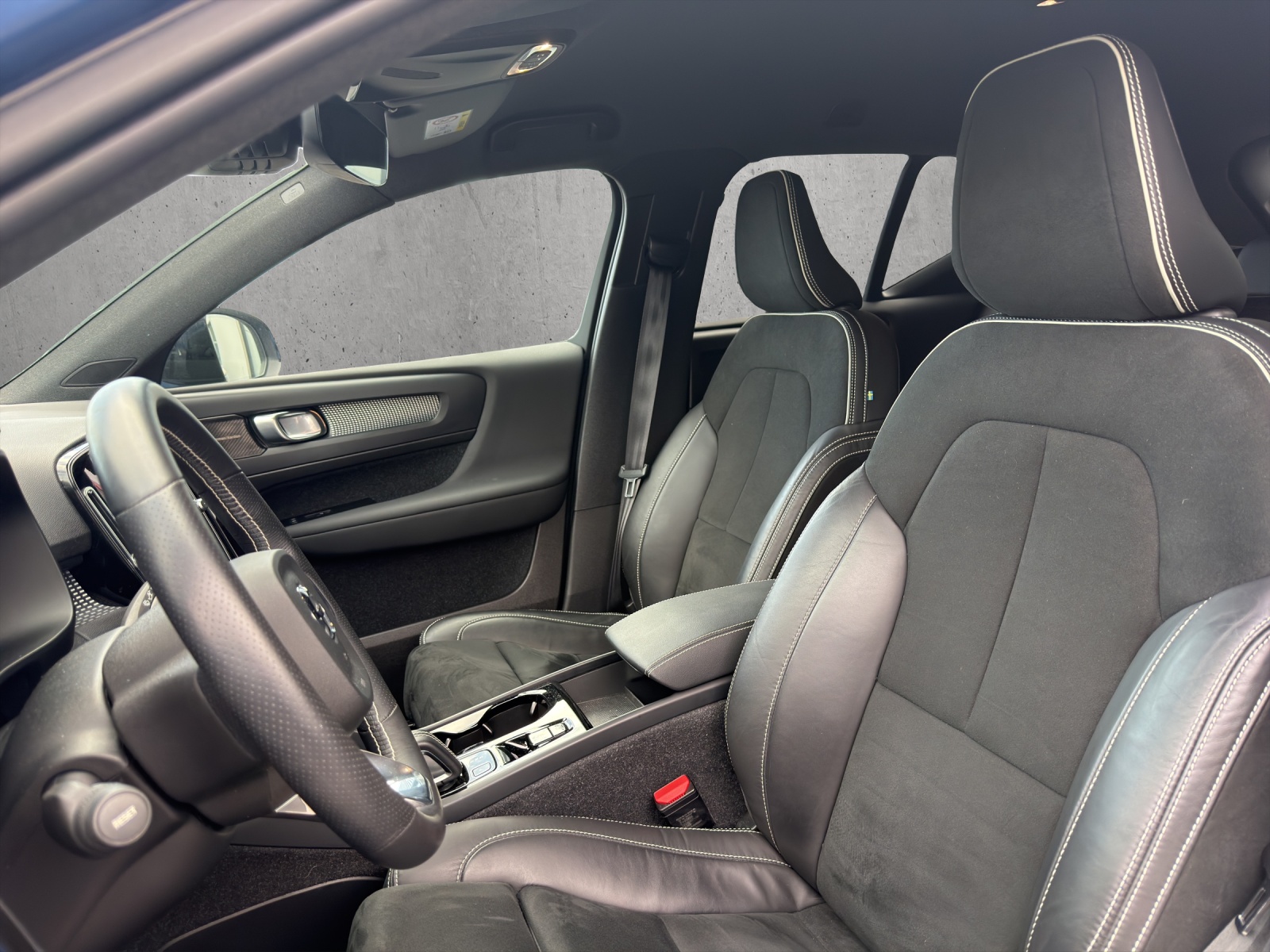 VOLVO XC40 T4 TwE R-Design DCT - 10