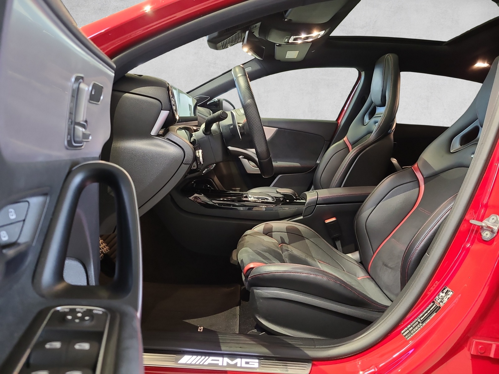 MERCEDES-BENZ A 35 AMG 4Matic Speedshift - 8