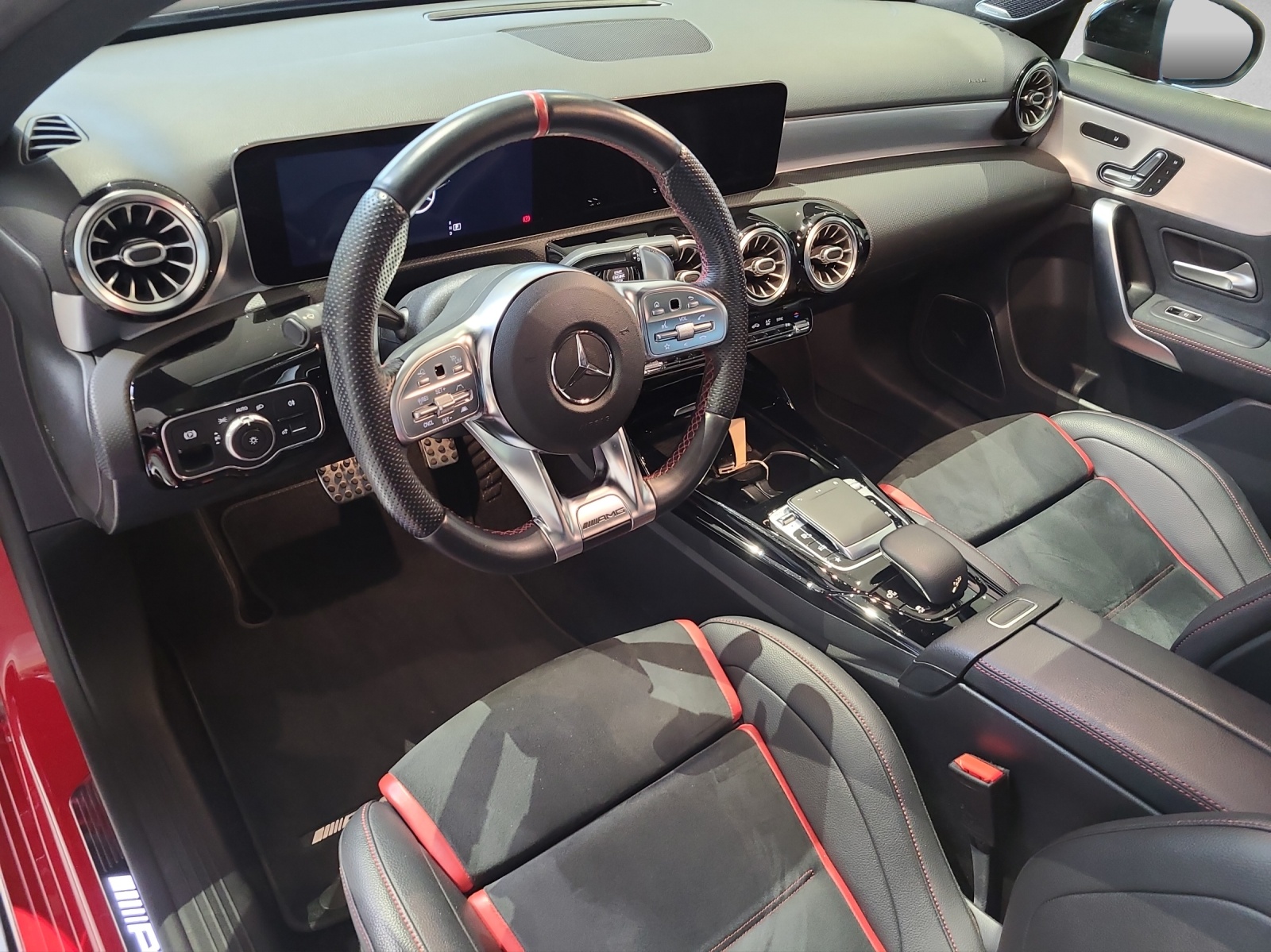 MERCEDES-BENZ A 35 AMG 4Matic Speedshift - 7